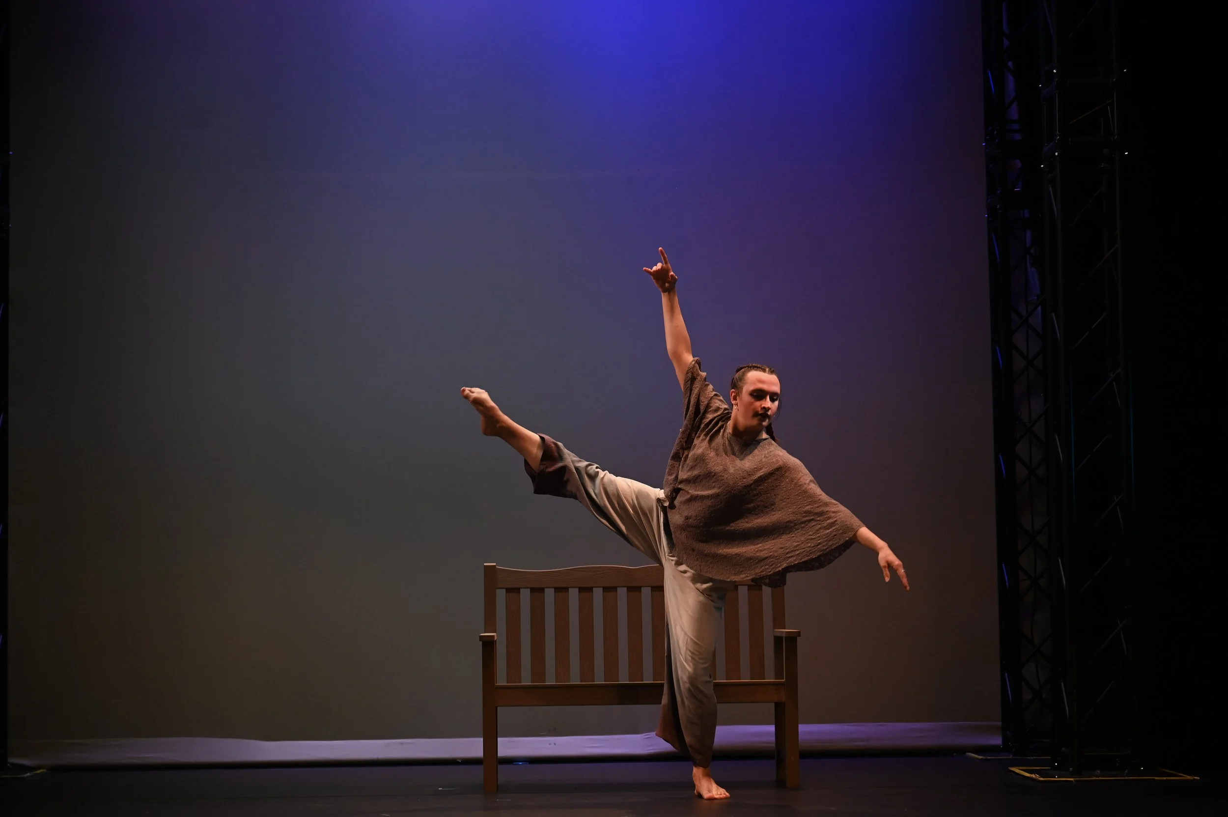 35-03_pointed toe.jpg