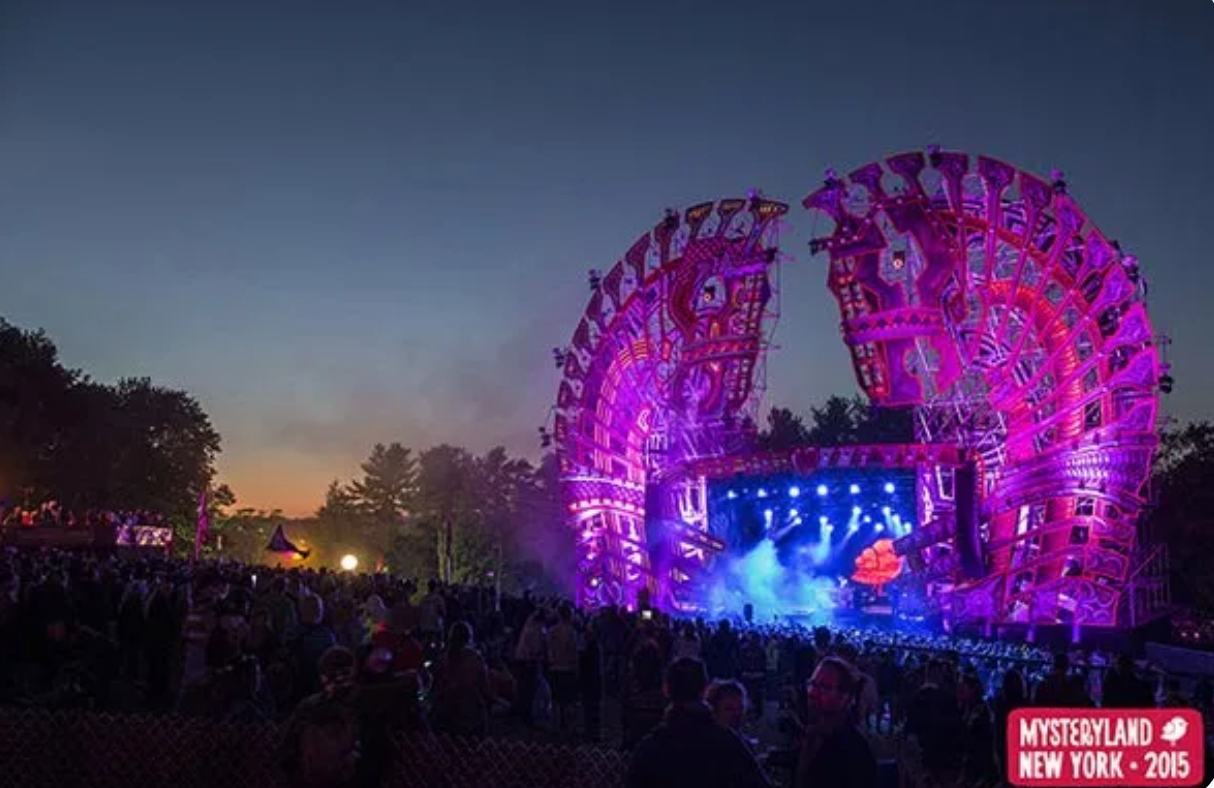 Image of Mysteryland USA 2015 horse-themed main stage