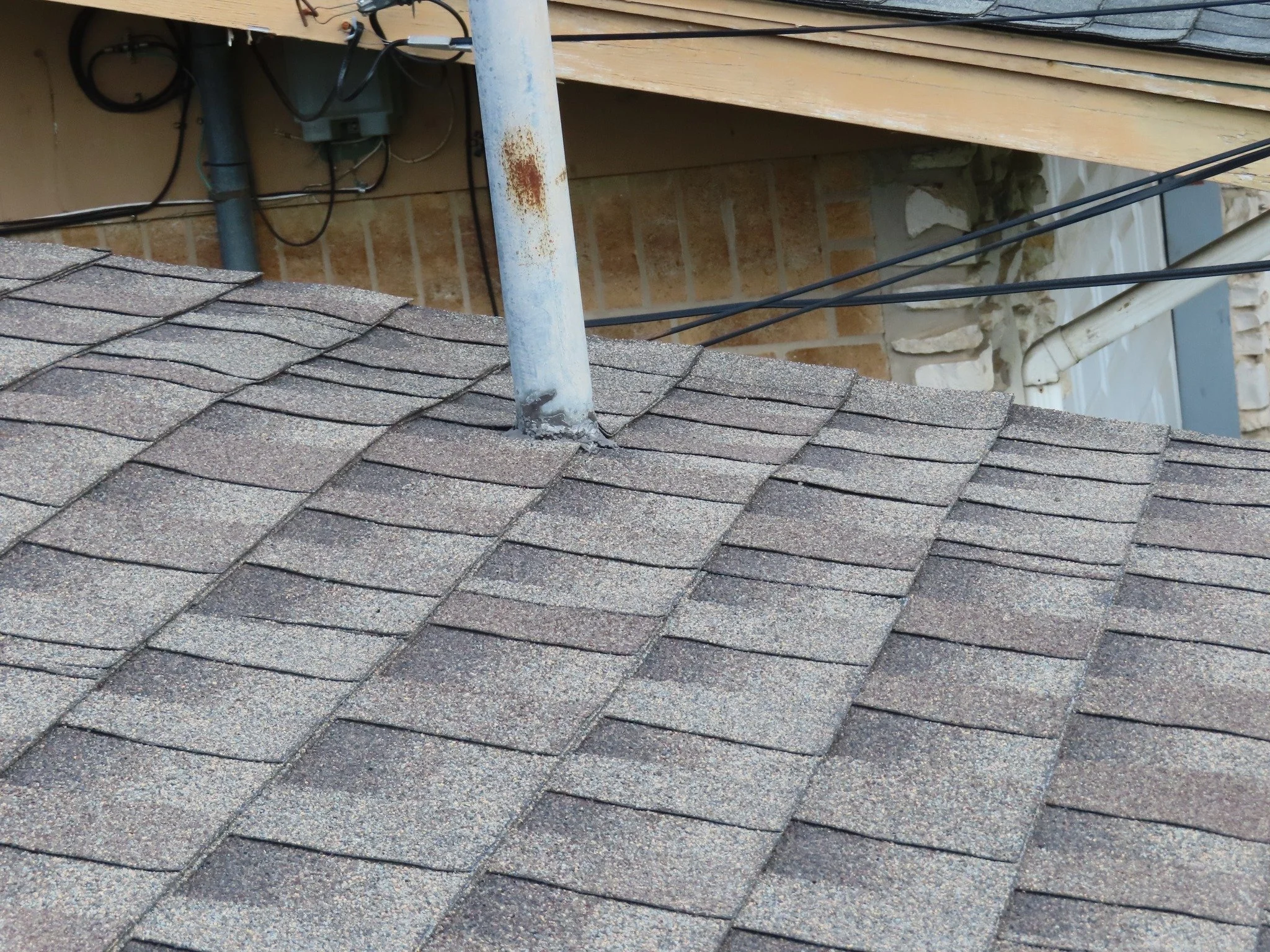 What's missing from this picture???
.
Hint...Caulk is not a substitute!
.
.
.
#homeinspector #homeinspection #smtx #nbtx #roofissues #whatsmissing #realestate #homeinspectionexperts #smartguardpro #smartguardprofessionalinspections