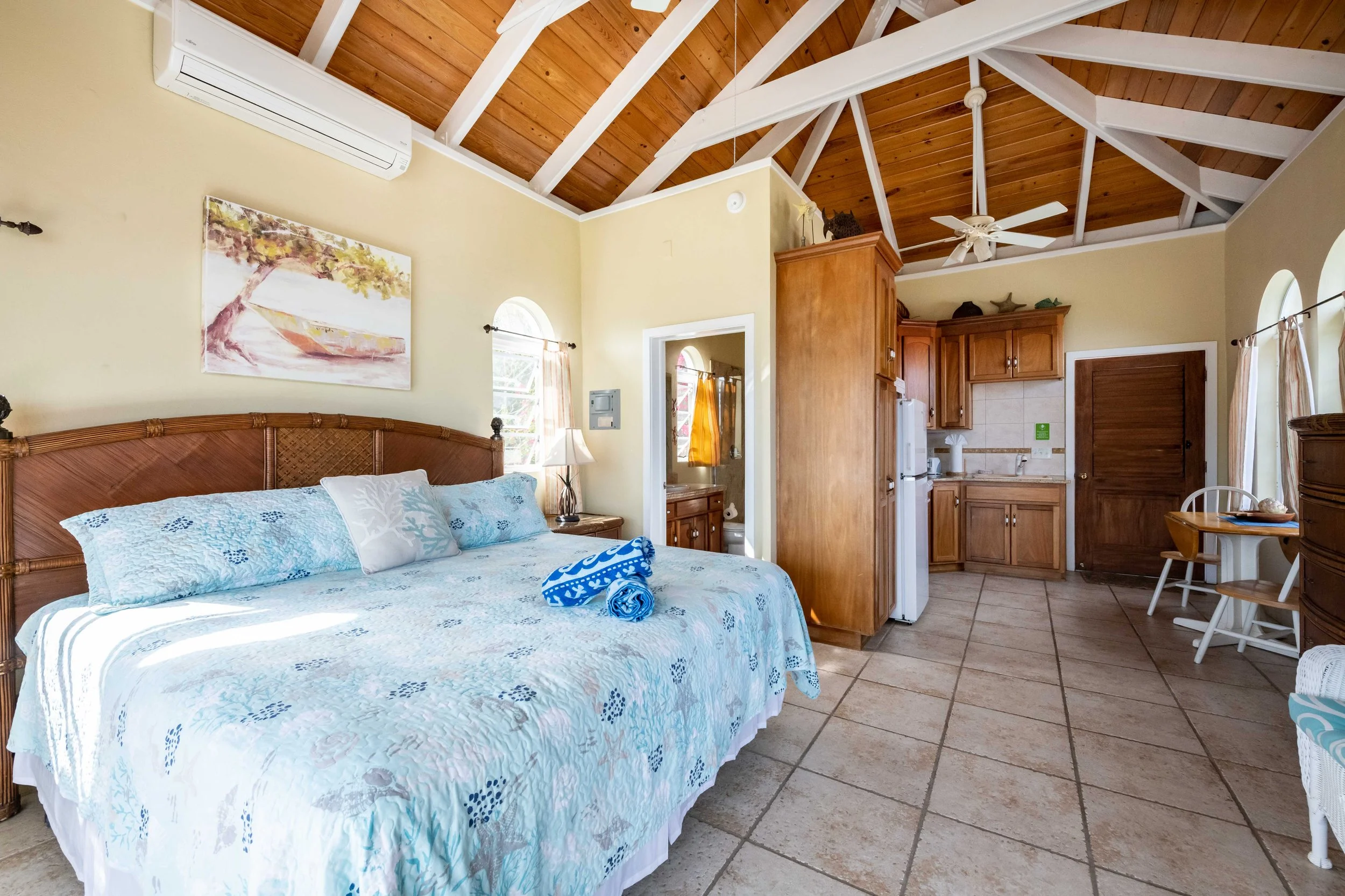 UPPER BEDROOM/KITCHENETTE/BATHROOM