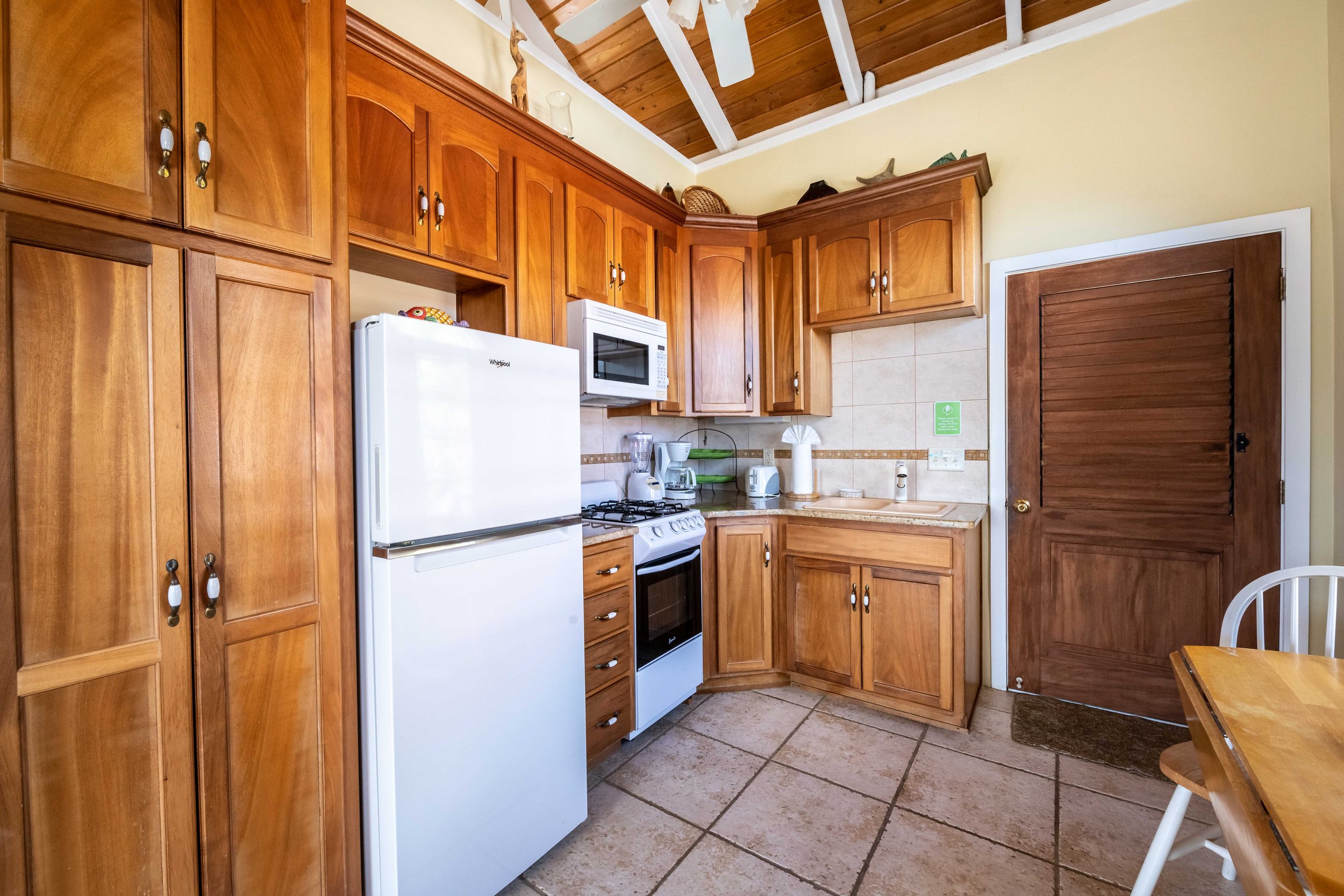 UPPER BEDROOM/KITCHENETTE/BATHROOM