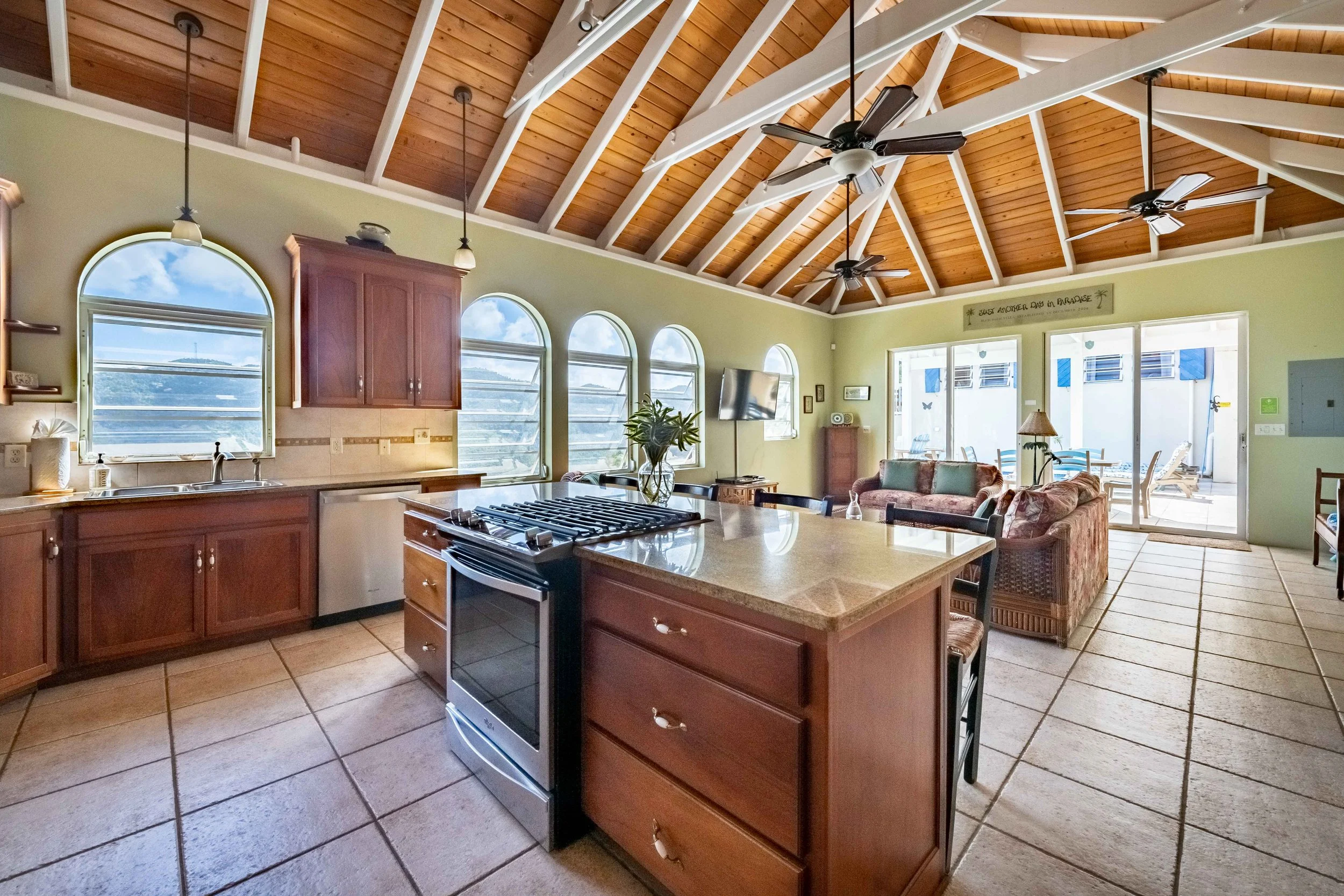 GREAT ROOM/KITCHEN
