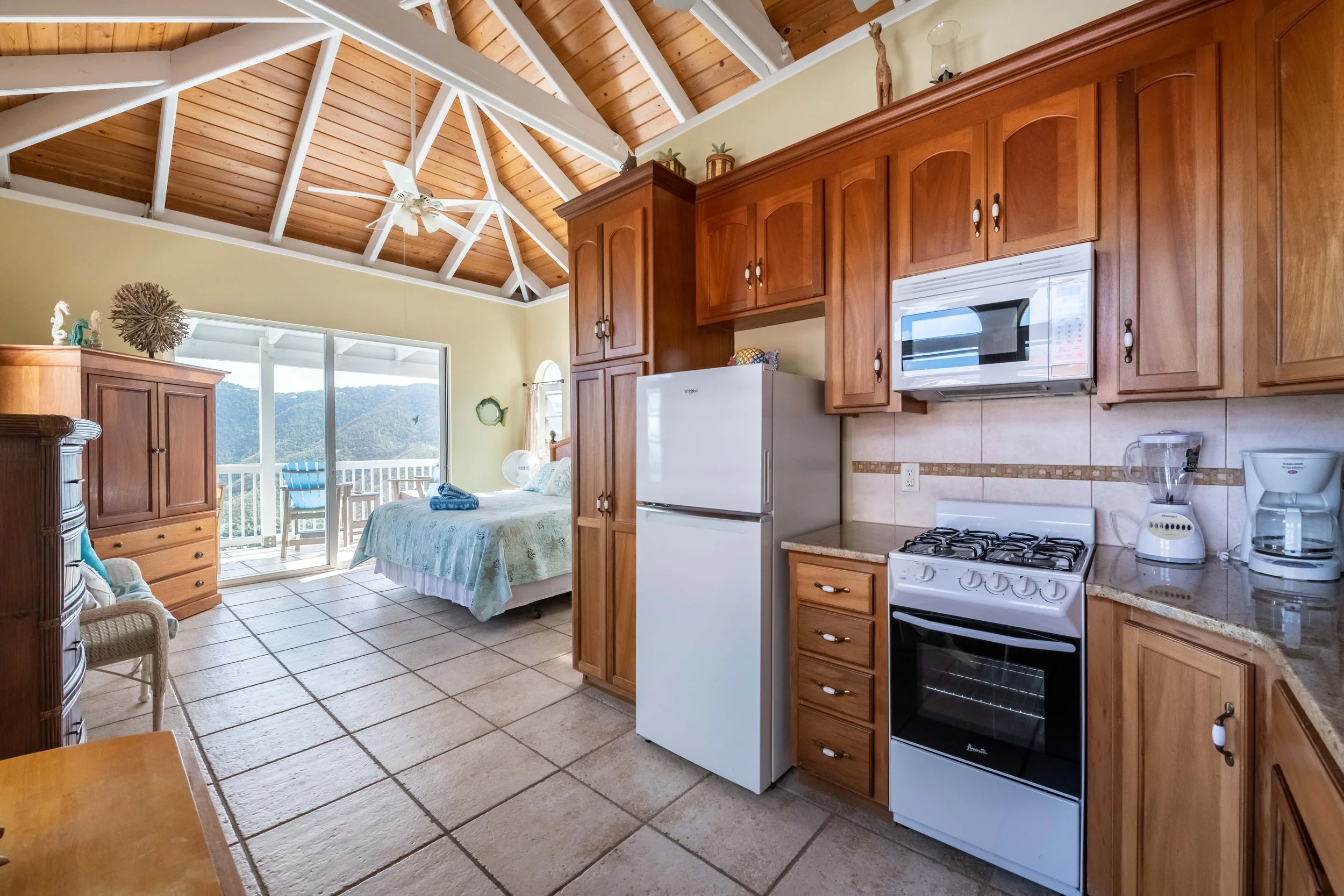 UPPER BEDROOM/KITCHENETTE/BATHROOM