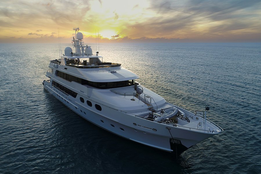 Yacht 03.jpg