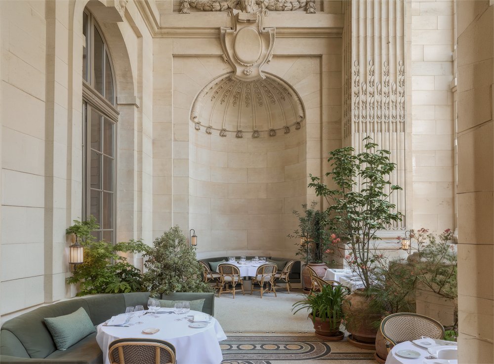 Dining 01.jpg