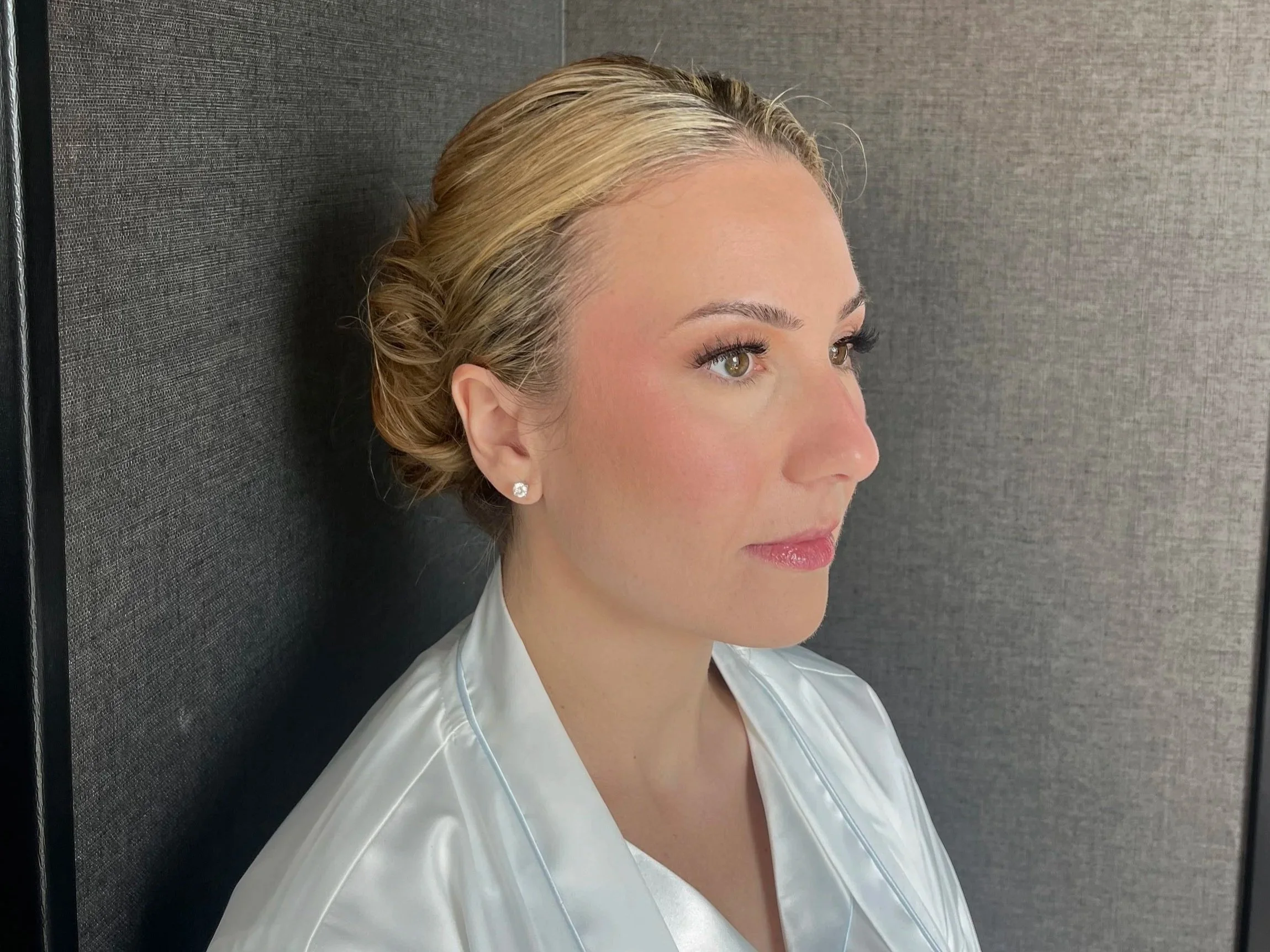 Bride with natural bridal hair and makeup in Milwaukee, Wisconsin