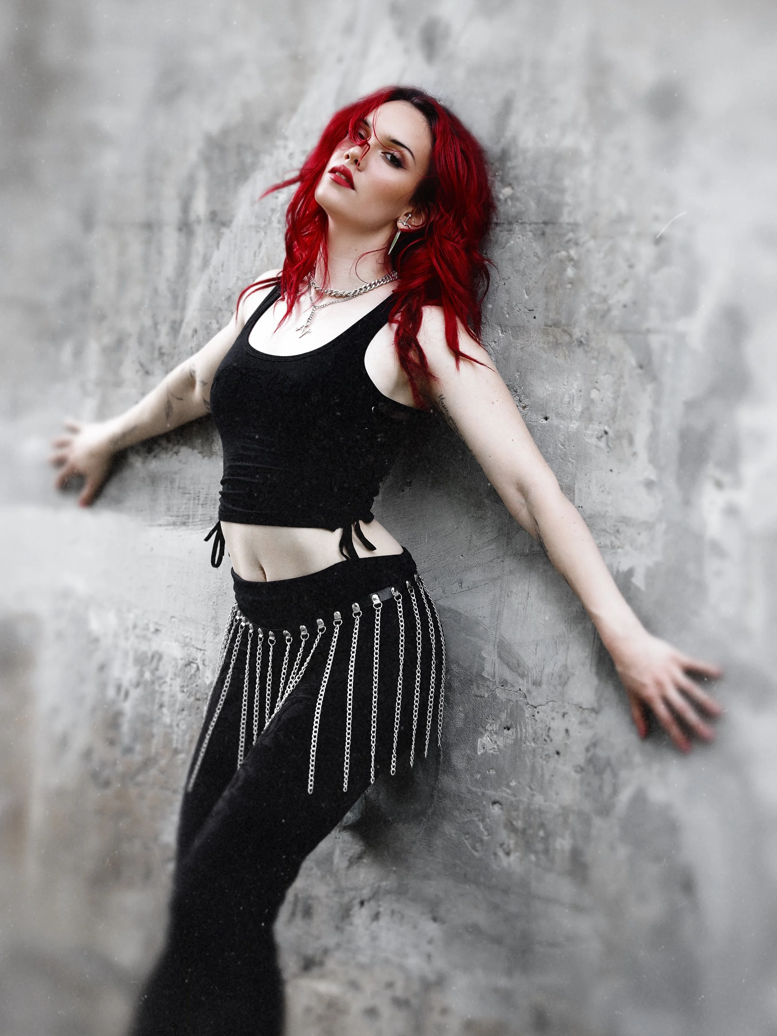 it&rsquo;s been a full week since the release of &lsquo;The Monster I Am&rsquo; 🥹 
thank you to everyone who has taken the time to stream it!! Can&rsquo;t wait to show you more 🪽

📷: @trudy.gentile 

#hardrock #altrock #alternative #grunge #gothic