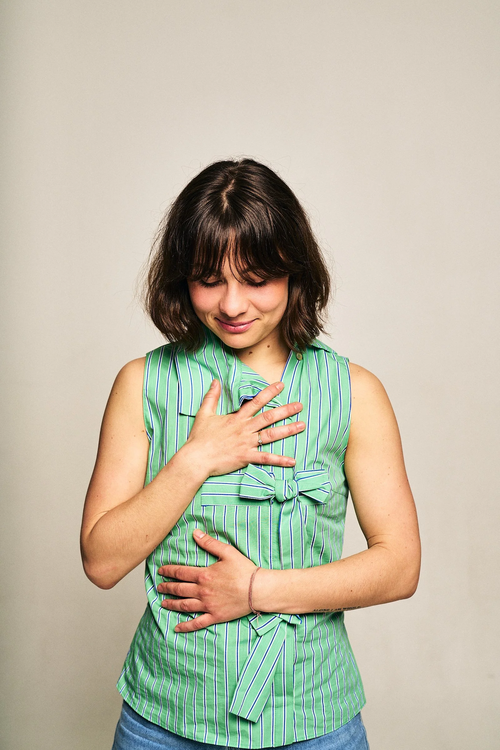 Filippa Bätjer certifierad andningsterapeut och grundare CEO av The Breathwork Method™ hjälper dig att expandera andetaget och komma ner i kroppen till självkärlek och kroppskontakt med djupandning och breathwork klasser