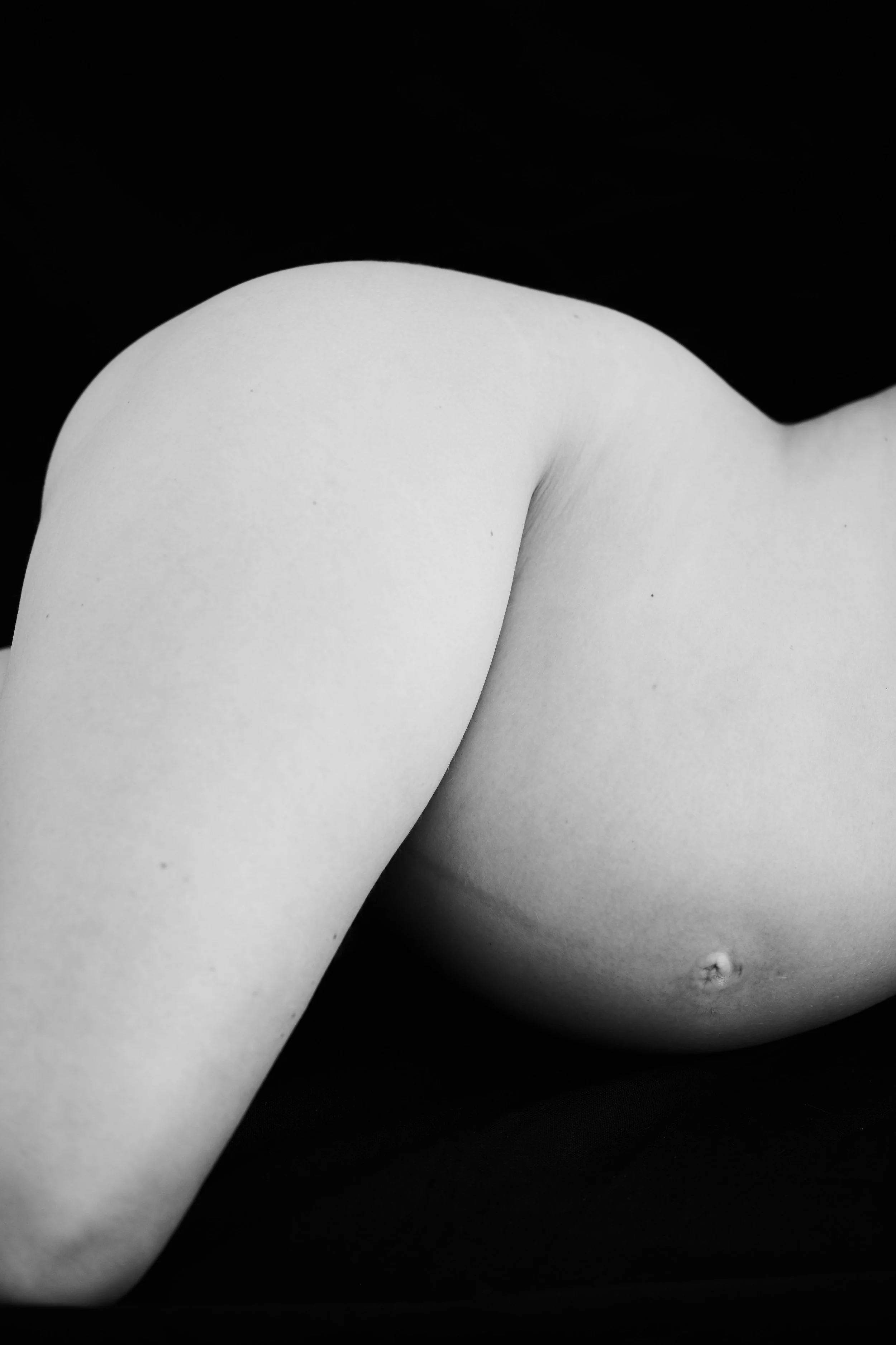 AILU B&W MATERNITY49797.jpg