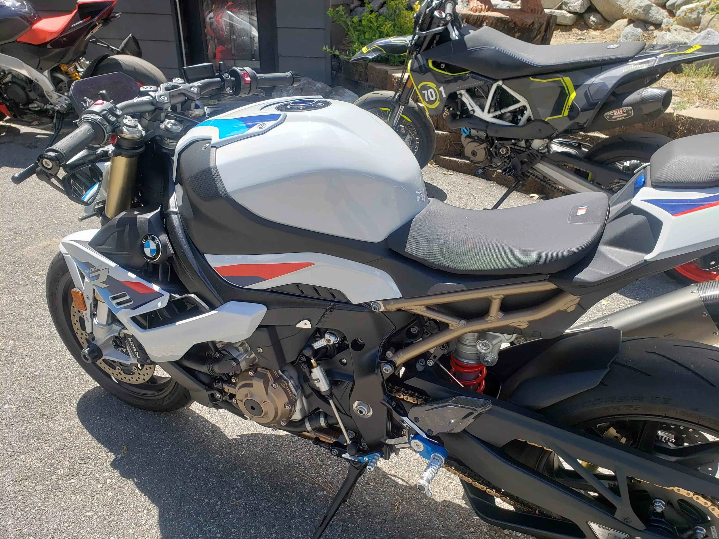 BMW S1000R M package