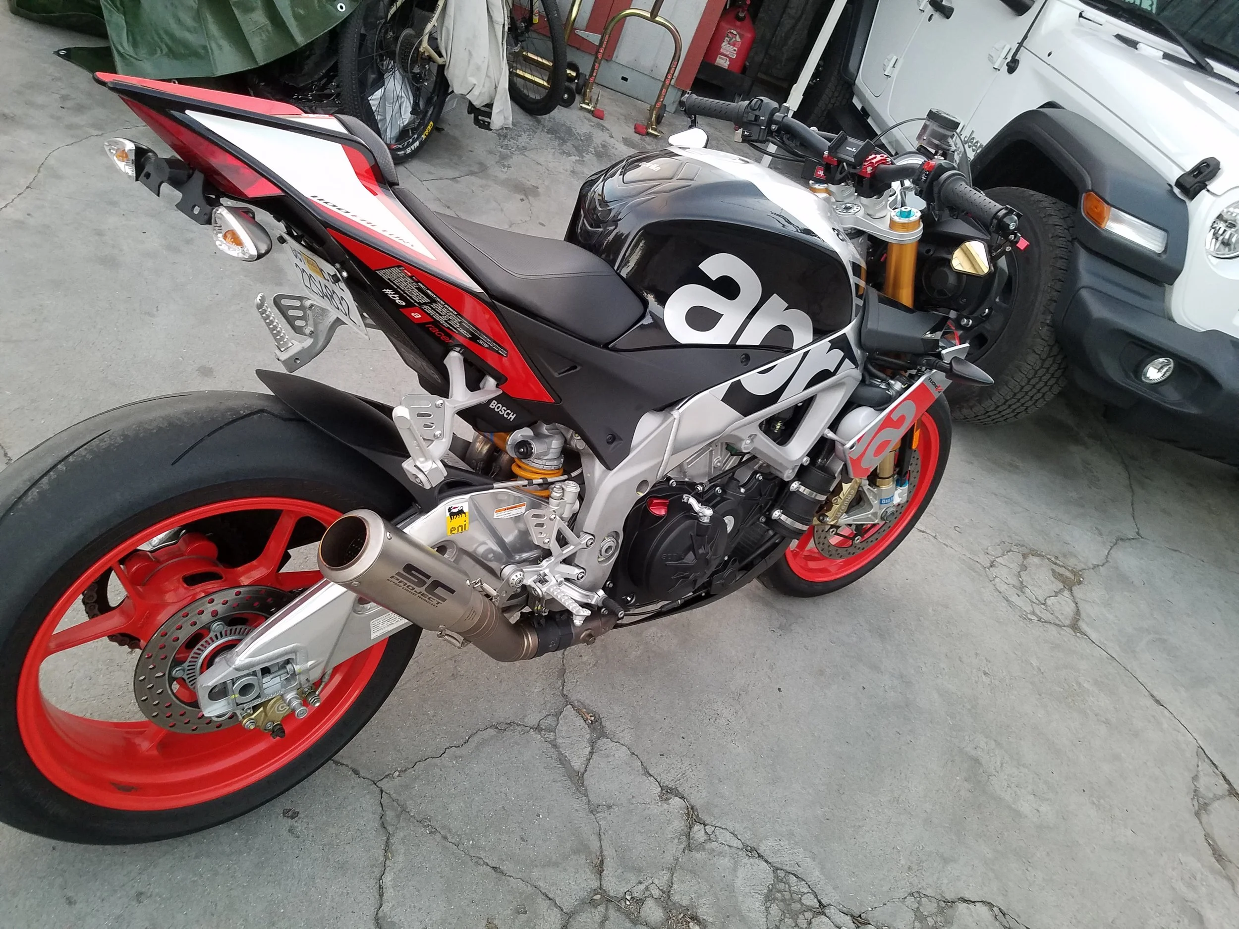 Aprilia Tuono V4 Factory