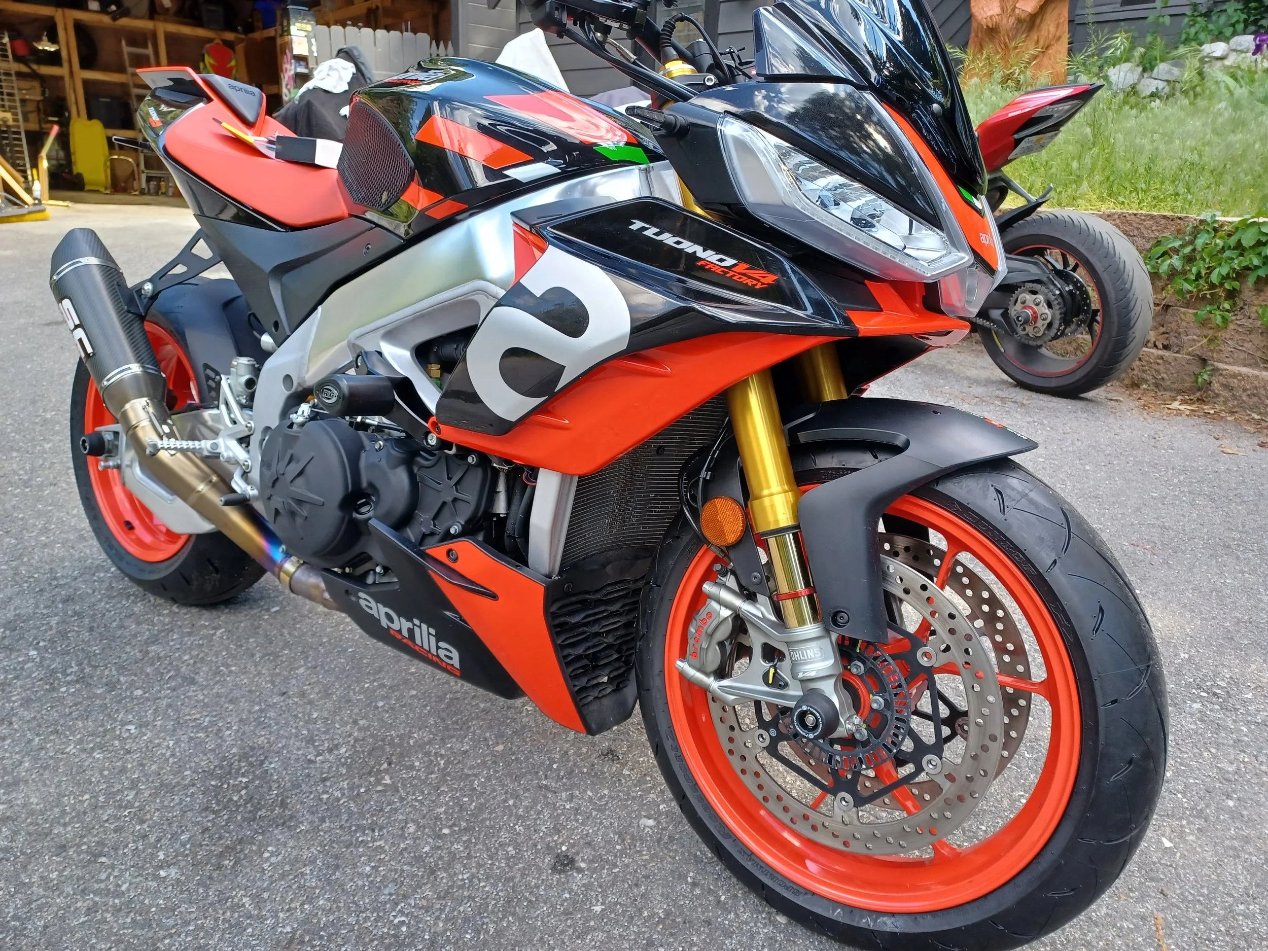 Aprilia Tuono V4 Factory