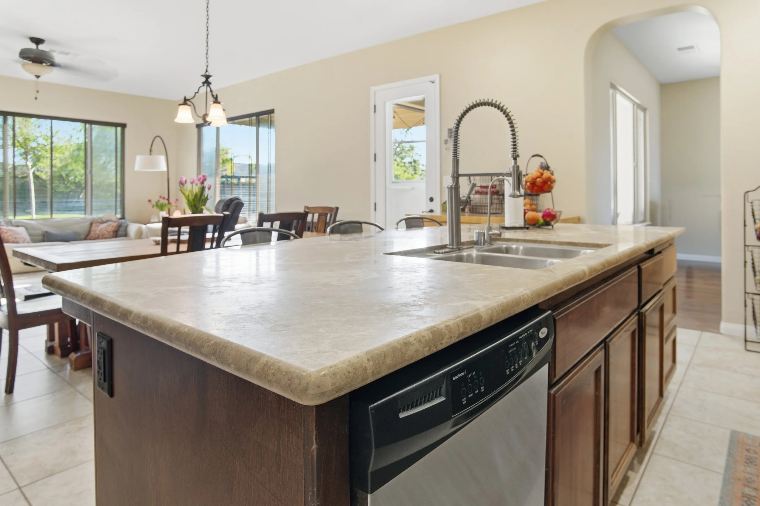 Kitchen5.jpg
