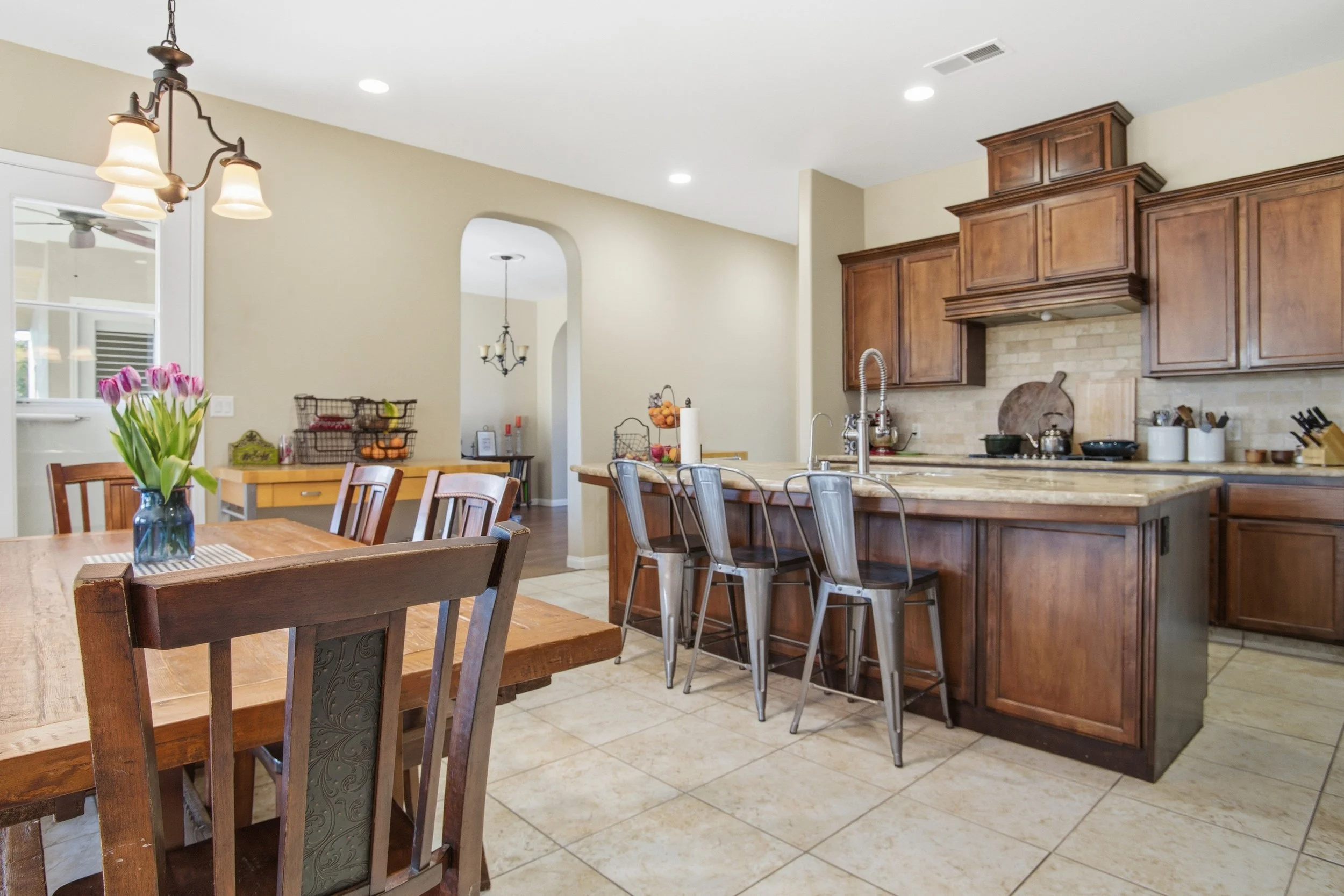 Kitchen2.jpg