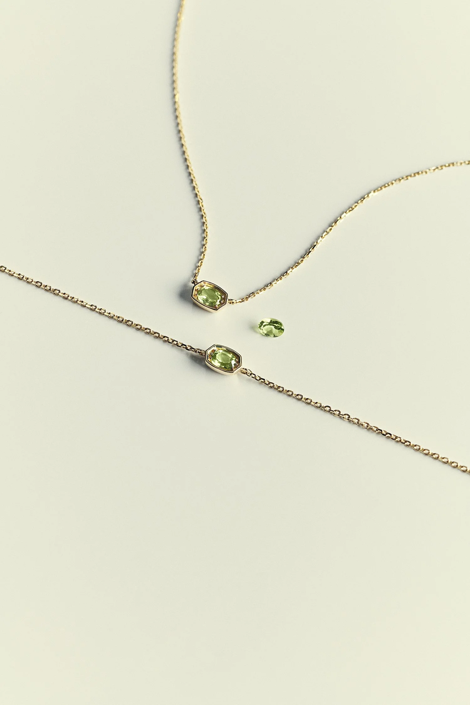 Kendra-Scott-Fine-Marrisa-Birthstone-Creative-Laydowns-080526-05.jpg