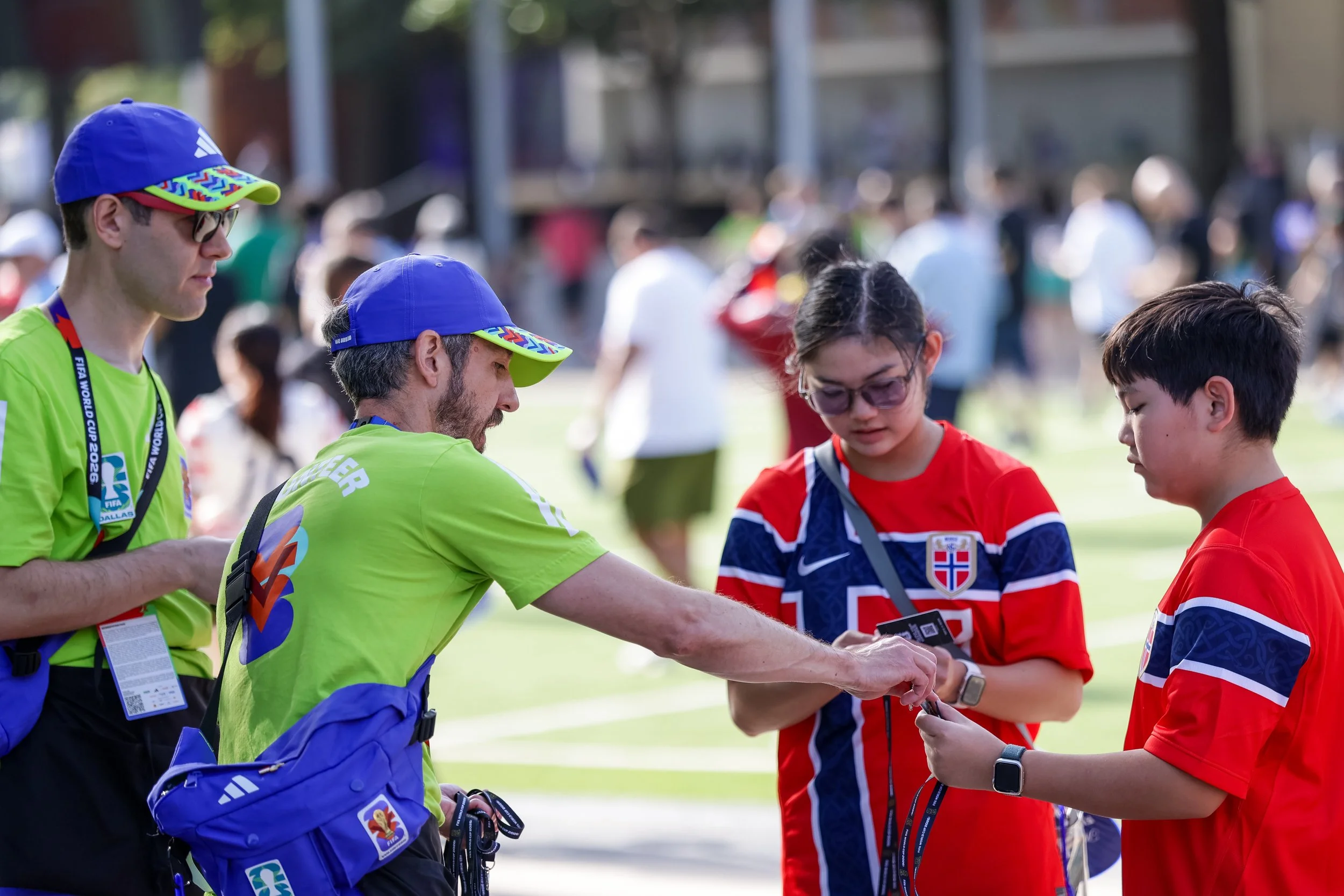 worldcup-volunteers-sports-photographer-aricbecker-2.jpg