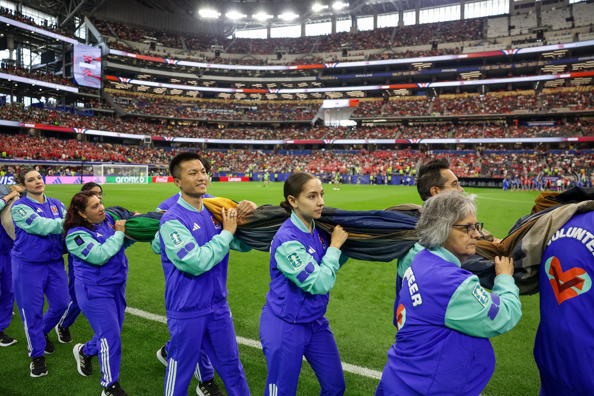 worldcup-volunteers-sports-photographer-aricbecker-21.jpg
