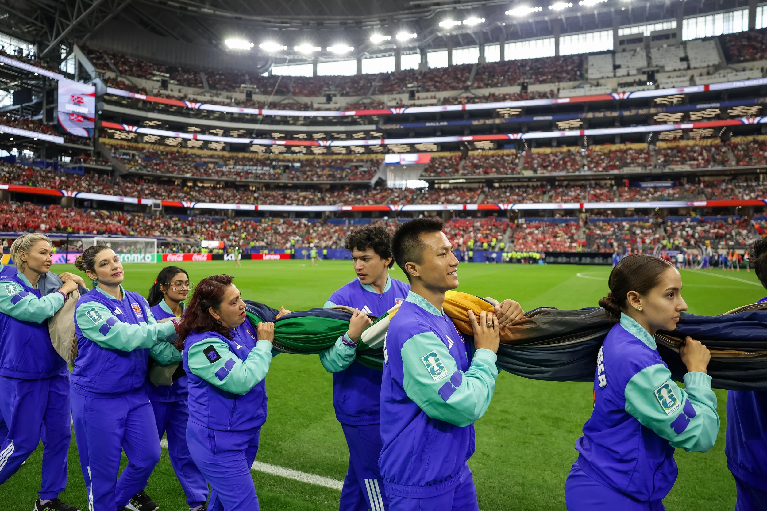 worldcup-volunteers-sports-photographer-aricbecker-22.jpg