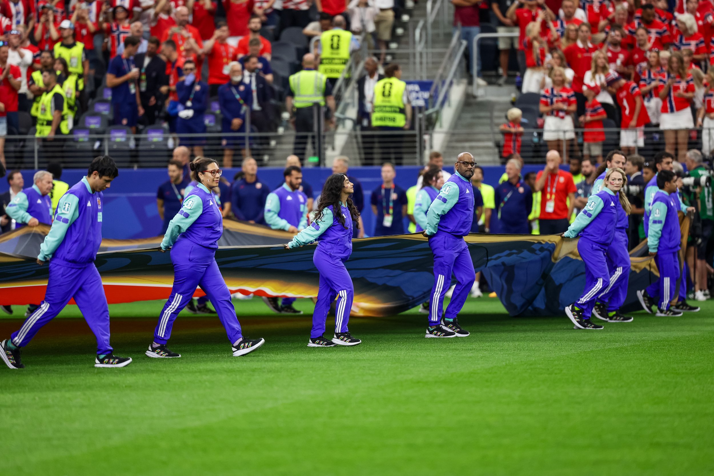 worldcup-volunteers-sports-photographer-aricbecker-55.jpg