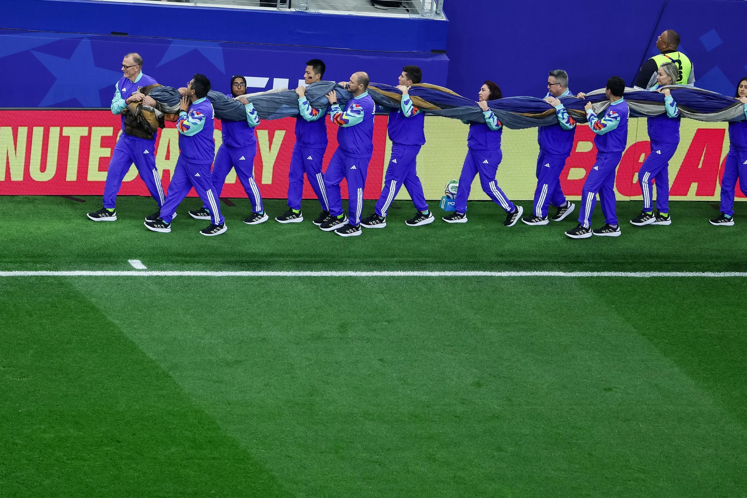 worldcup-volunteers-photographer-aricbecker-1.jpg