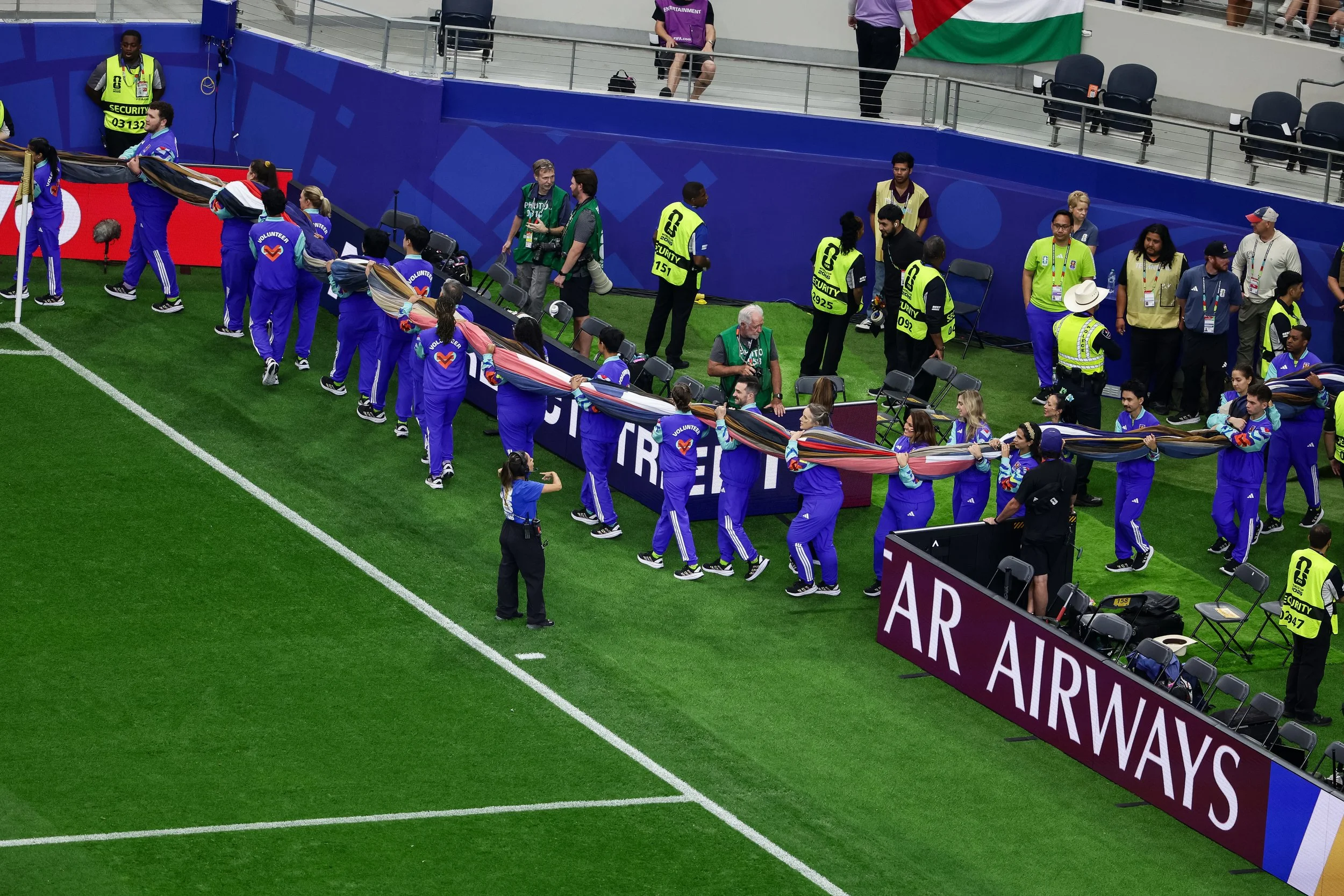 worldcup-volunteers-photographer-aricbecker-3.jpg