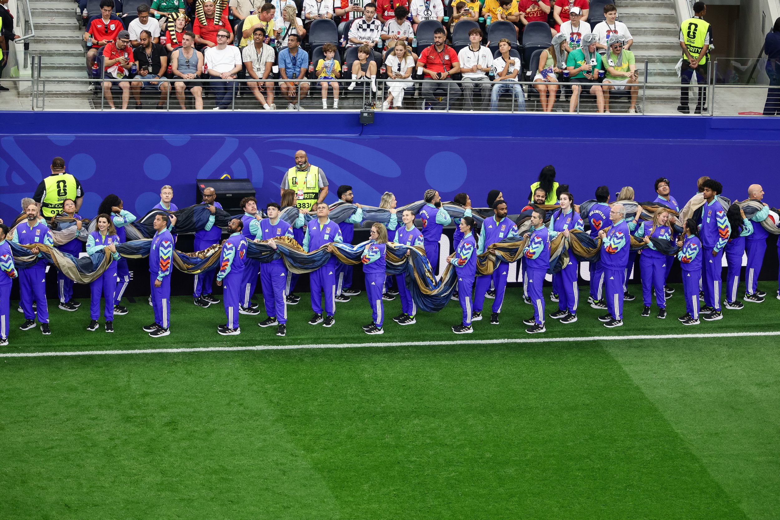 worldcup-volunteers-photographer-aricbecker-8.jpg