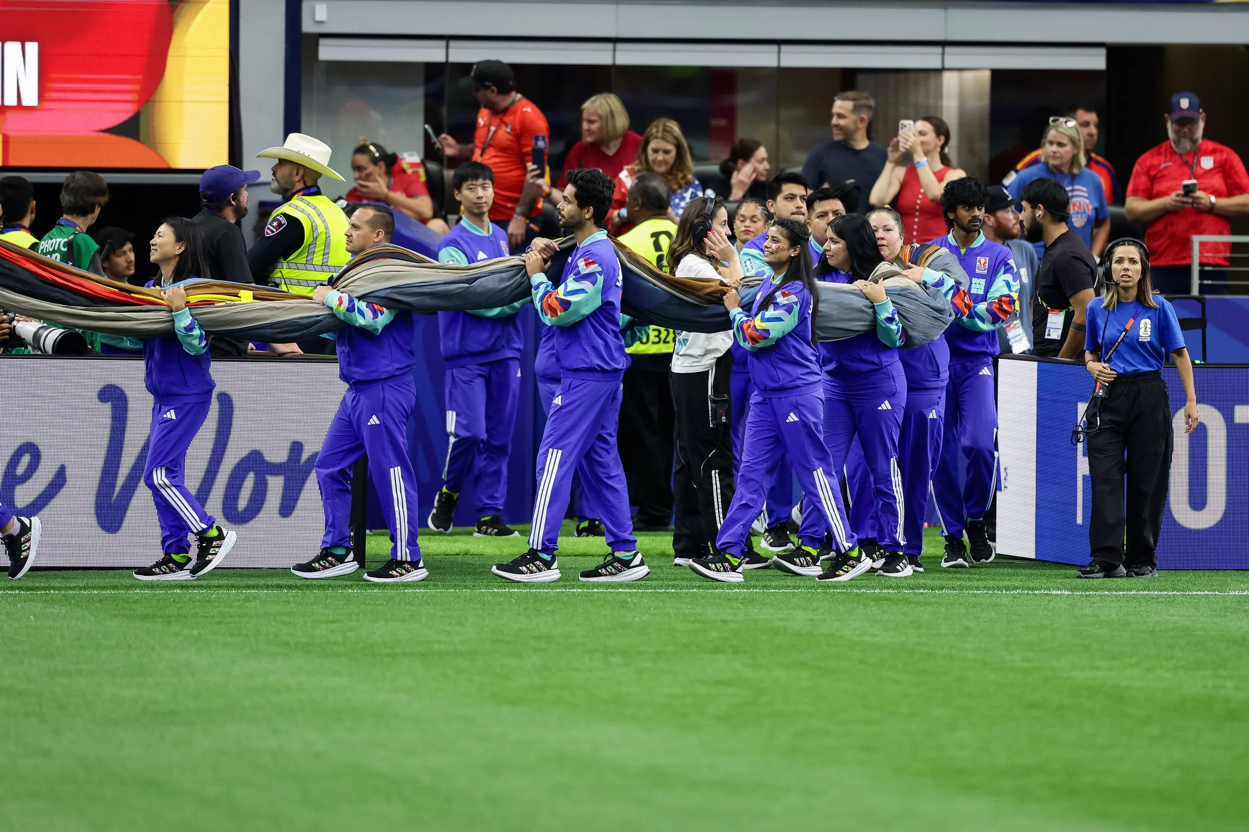 worldcup-volunteers-photographer-aricbecker-28.jpg