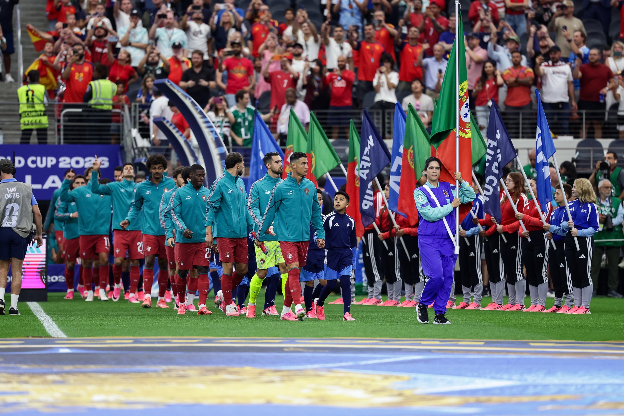worldcup-volunteers-photographer-aricbecker-63.jpg