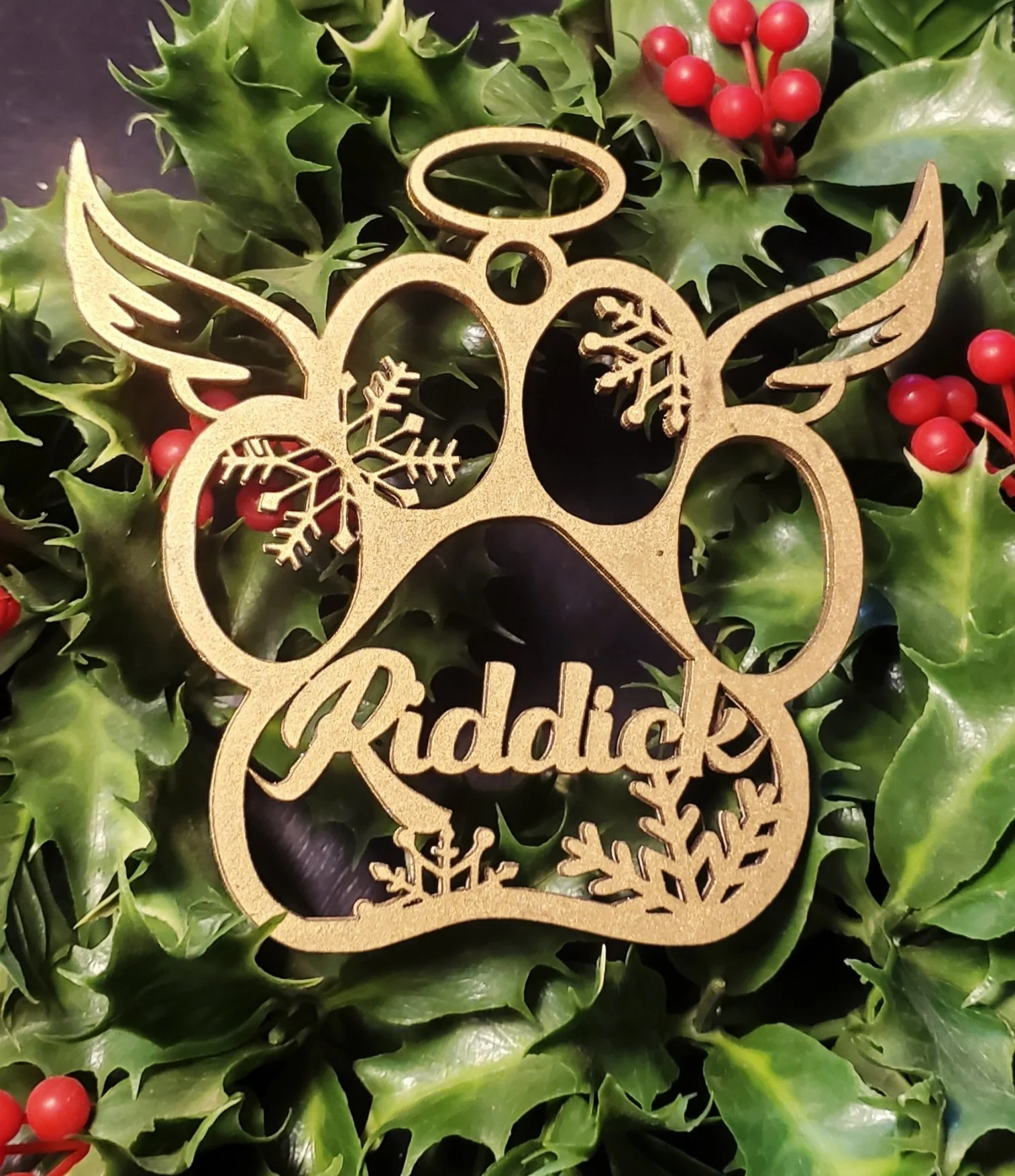 Custom Pet Paw Ornament in memory of Riddick, a White German Shepherd 2001? - Dec  14, 2012