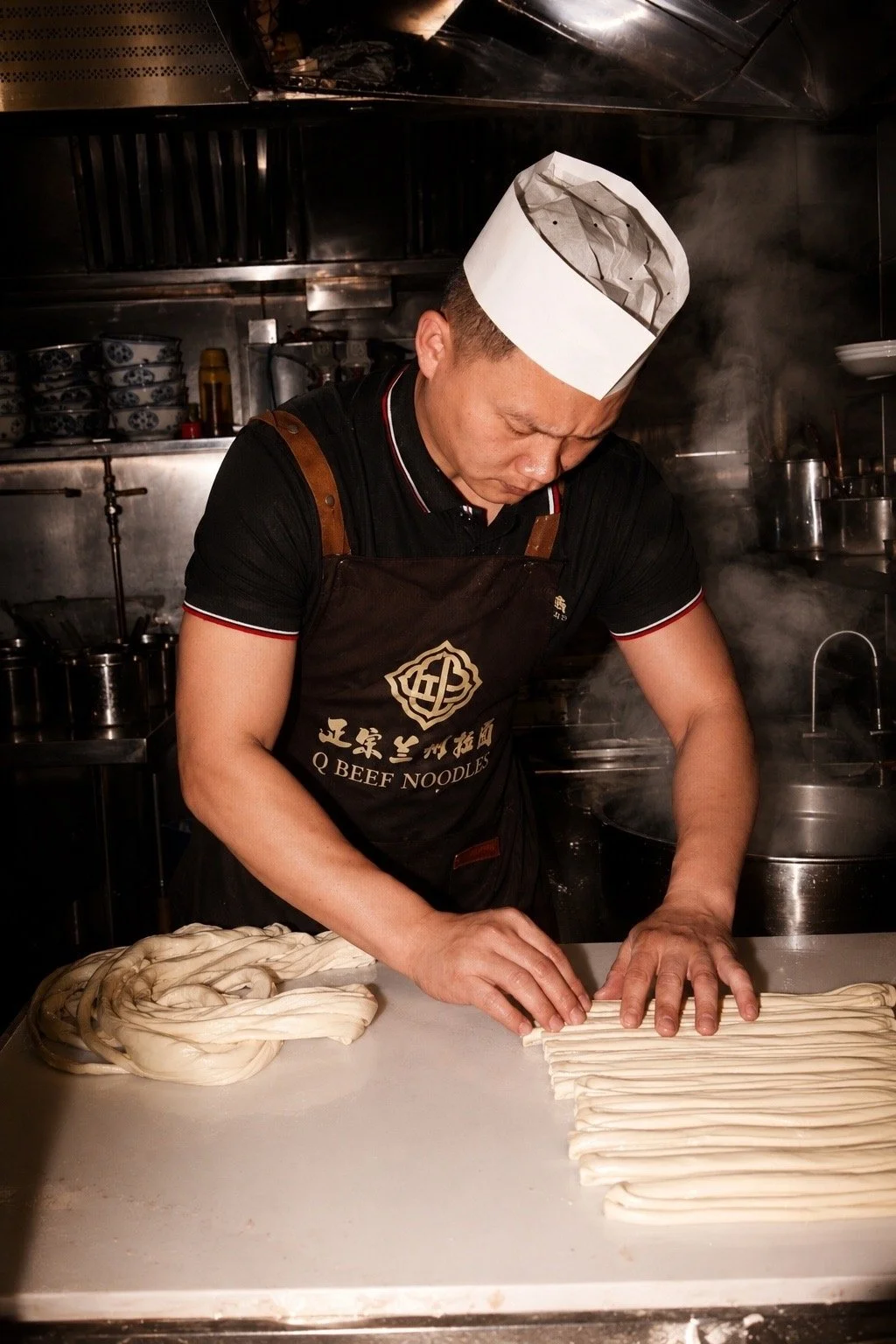 02_chef_noodle_making_flash_film.jpg