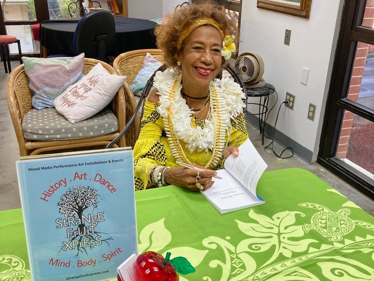 Kathryn+Book+Signing+in+Yellow.jpg