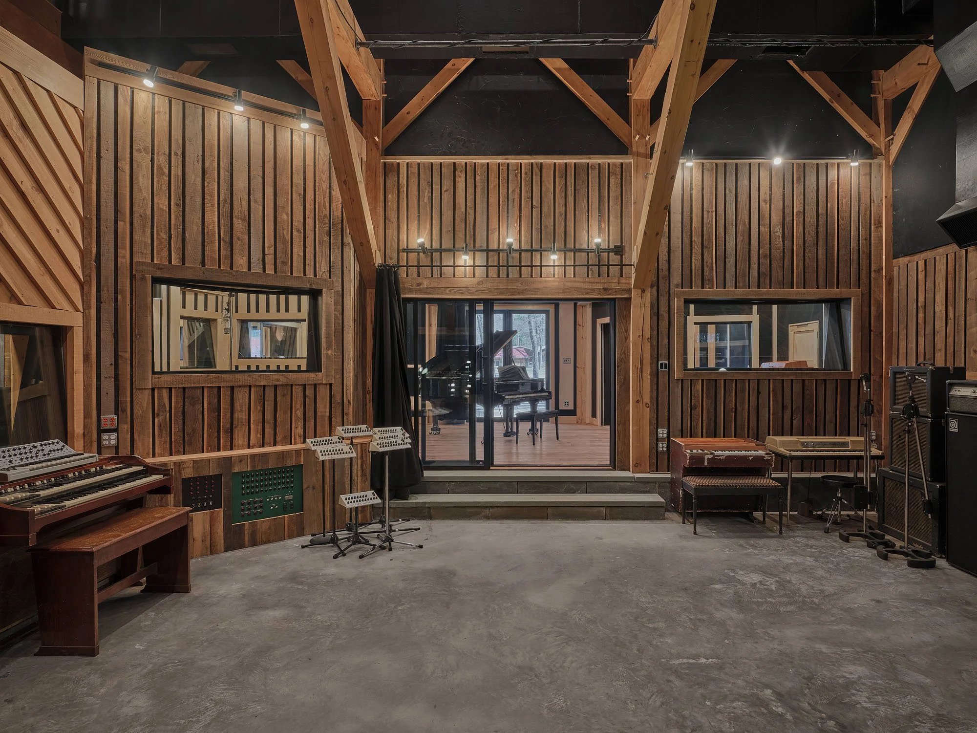 3.30.26 Applehead Recording_Highres_06.jpg