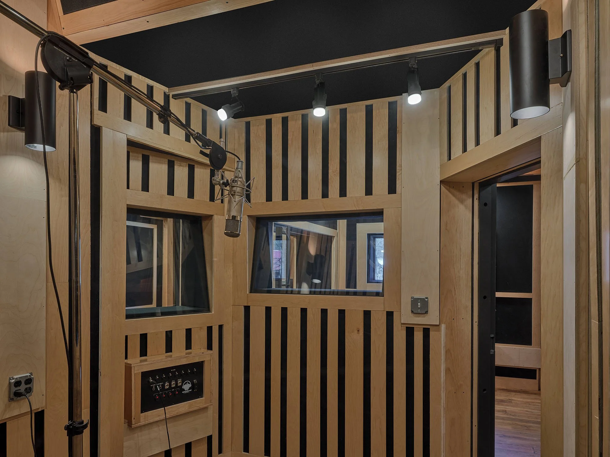 3.30.26 Applehead Recording_Highres_11.jpg