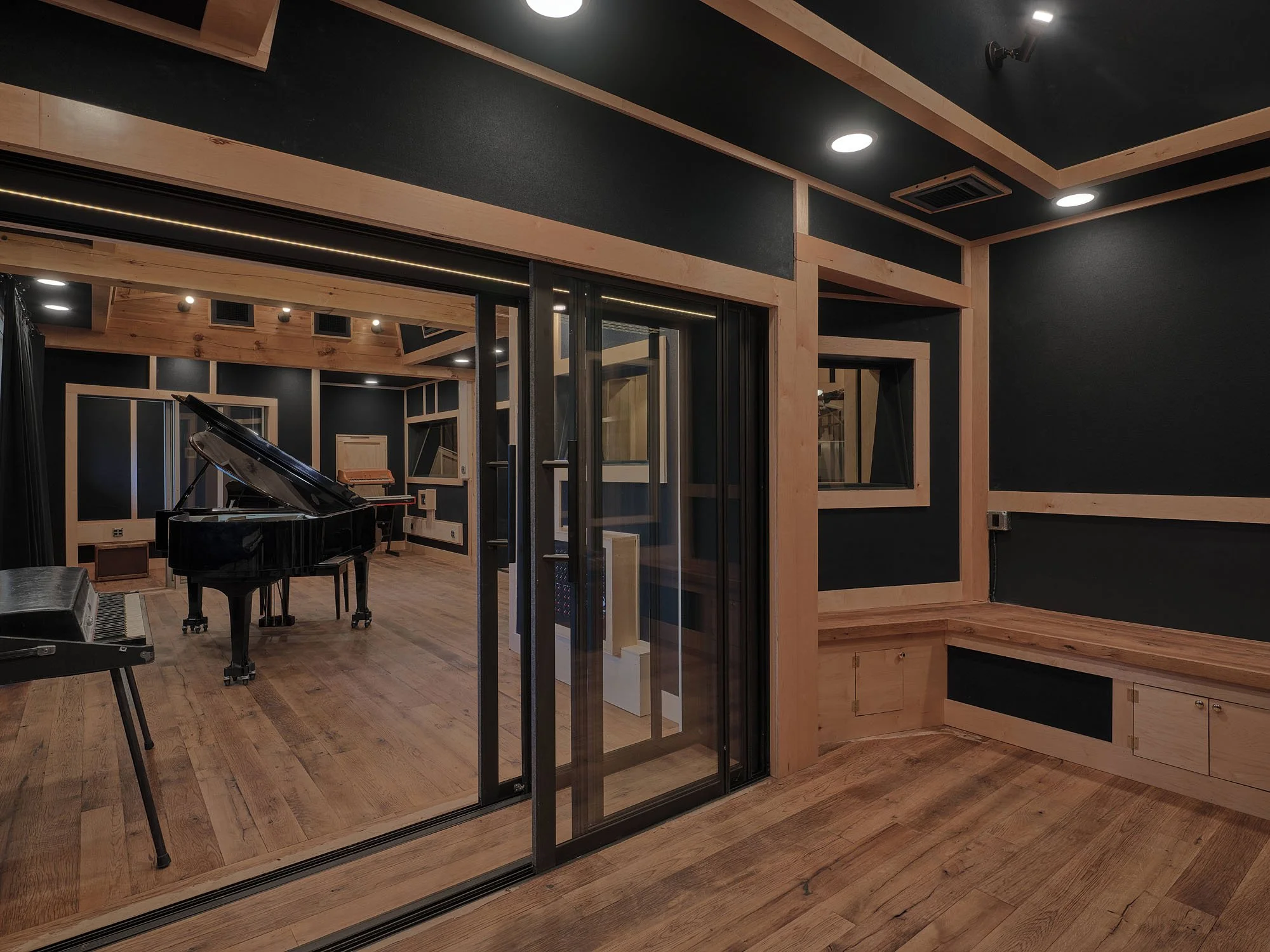 3.30.26 Applehead Recording_Highres_15.jpg
