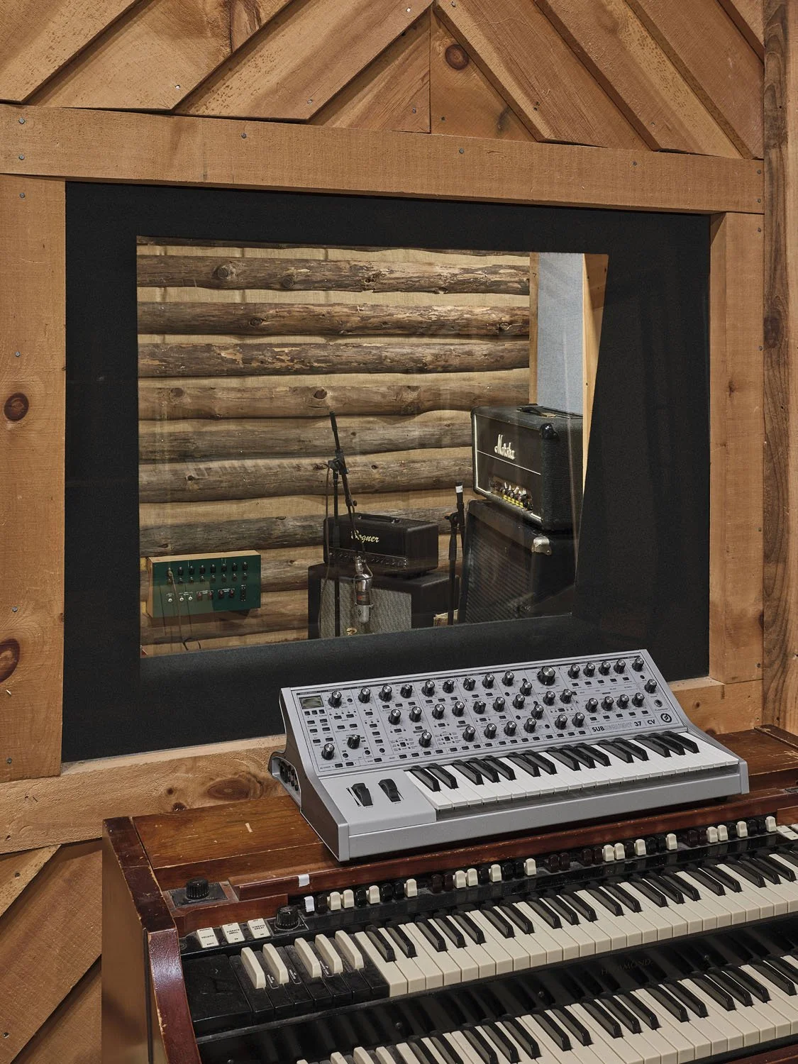3.30.26 Applehead Recording_Highres_48.jpg