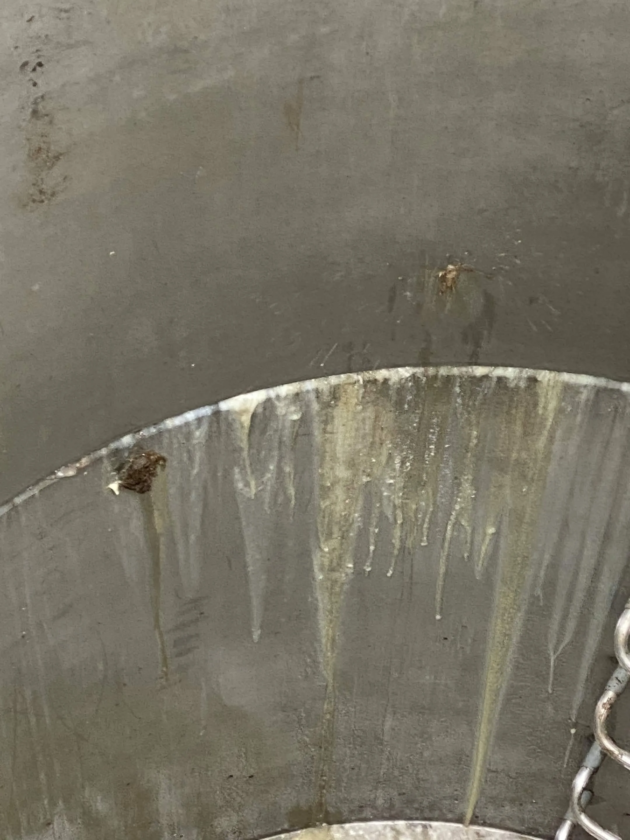 Manhole grouting of leaking joint