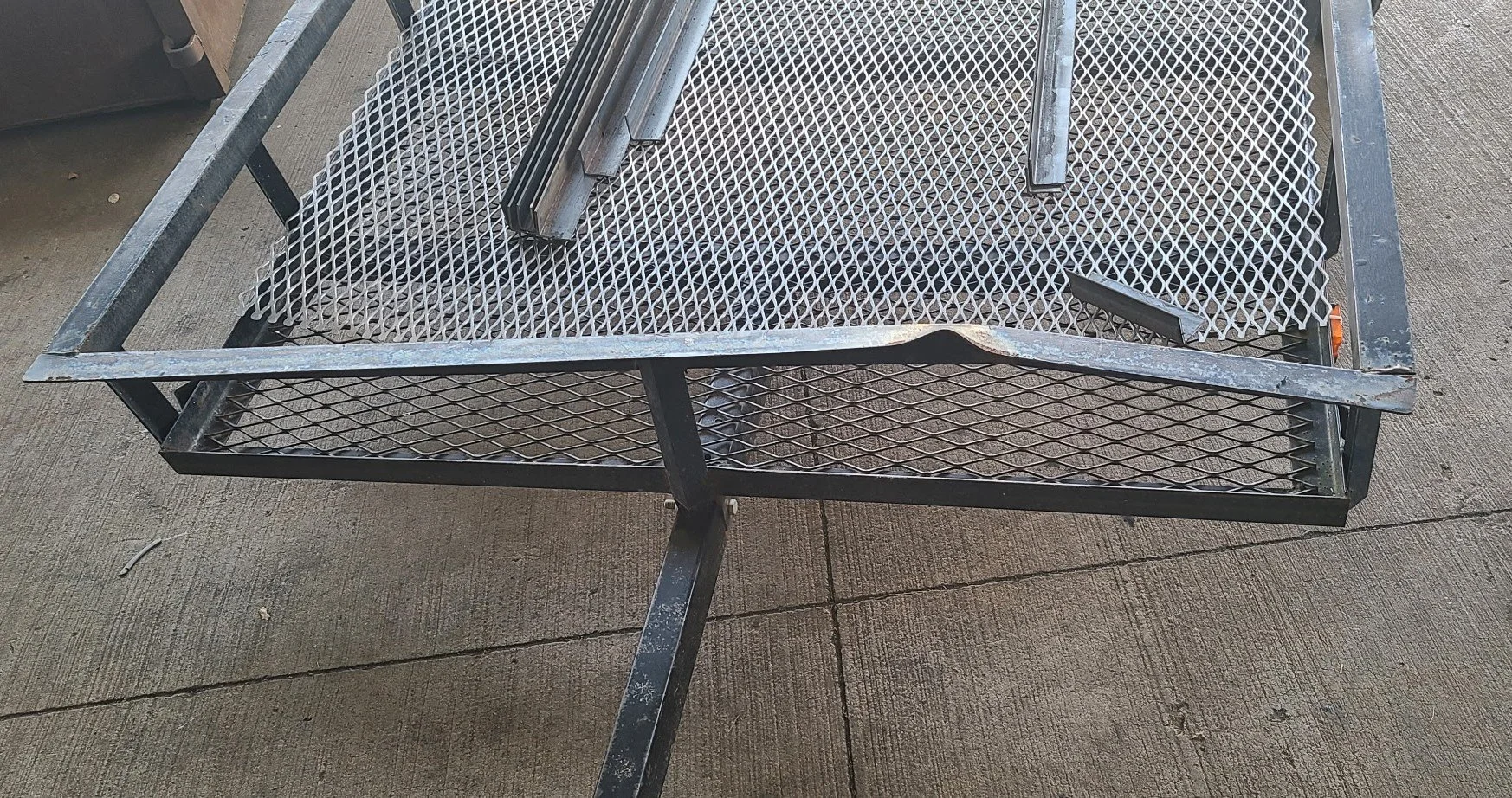Trailer railing before