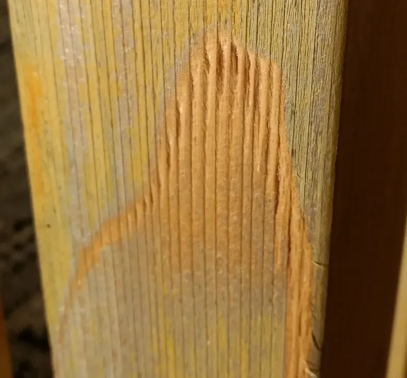 Example of wood grain damage from high-pressure cleaning