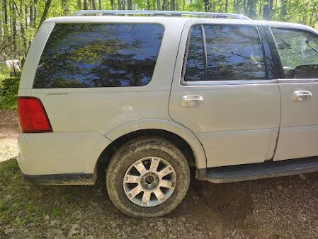 06 Navigator passenger rear door