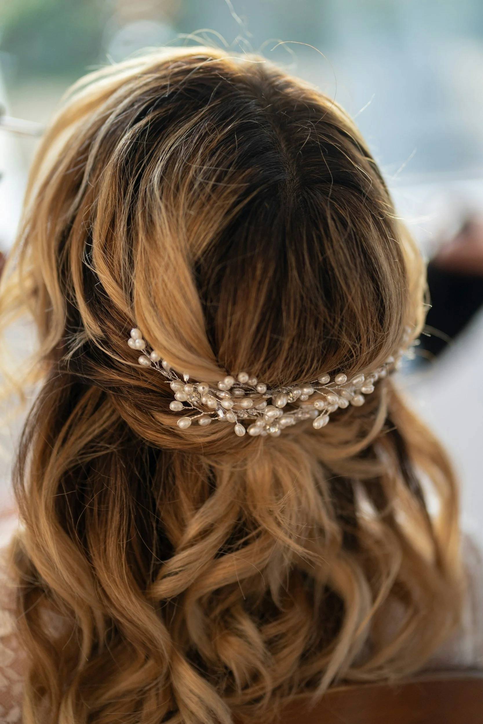 Start working as a bridal hairstylist in Los Angeles after ESQAO training