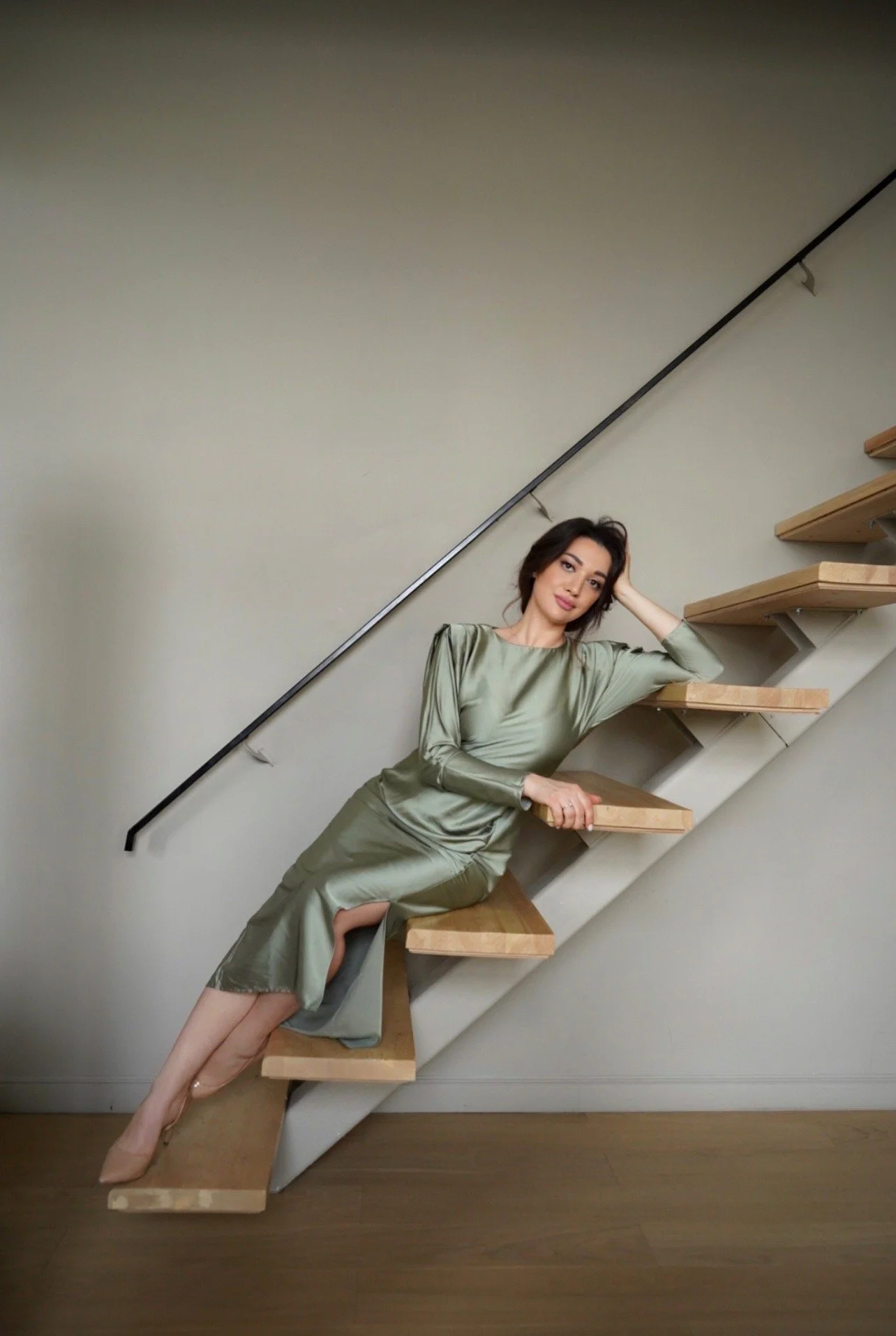 Yanita Esqao — licensed California cosmetologist and bridal hair educator, Los Angeles