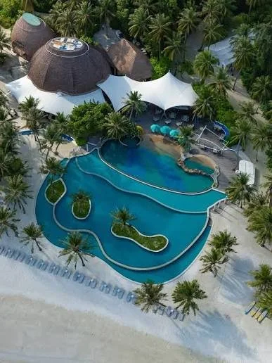 kandooma maldives retreat pool view