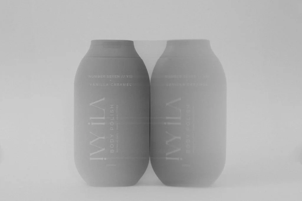 ivy-ila-body-polish-vanilla-caramel-monochrome.jpg