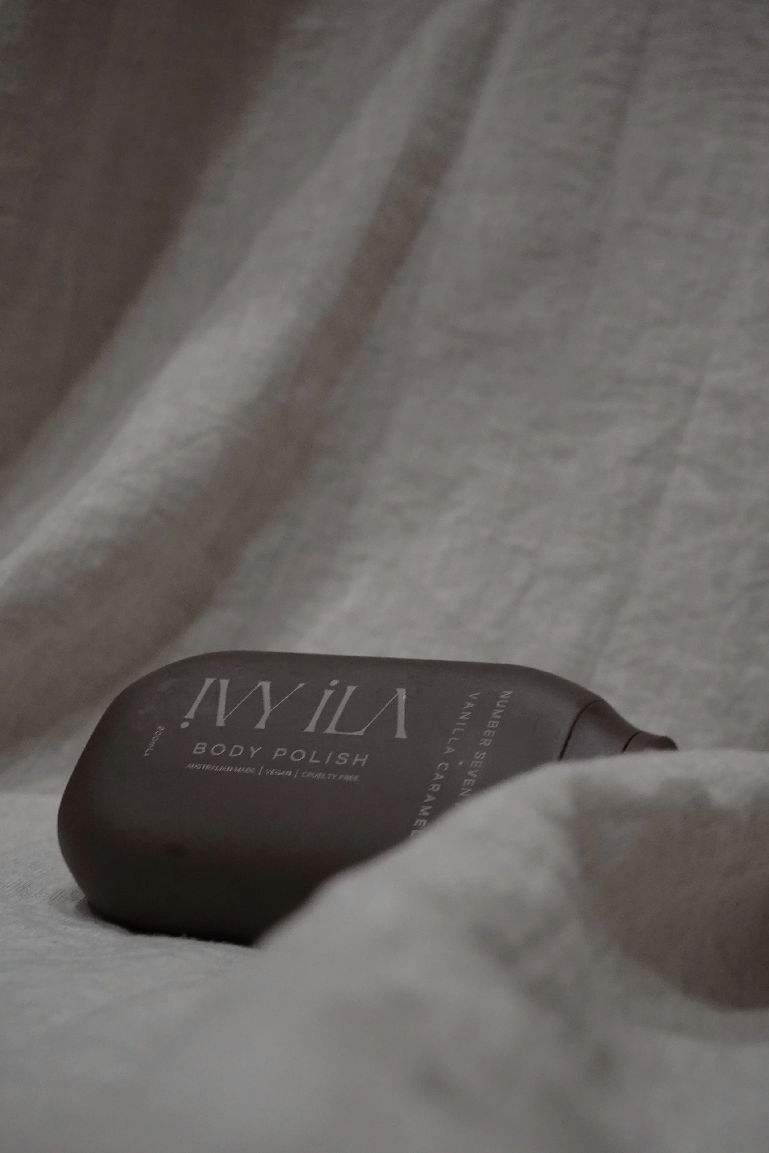 IVY ILA | number seven // VII | vanilla caramel body polish