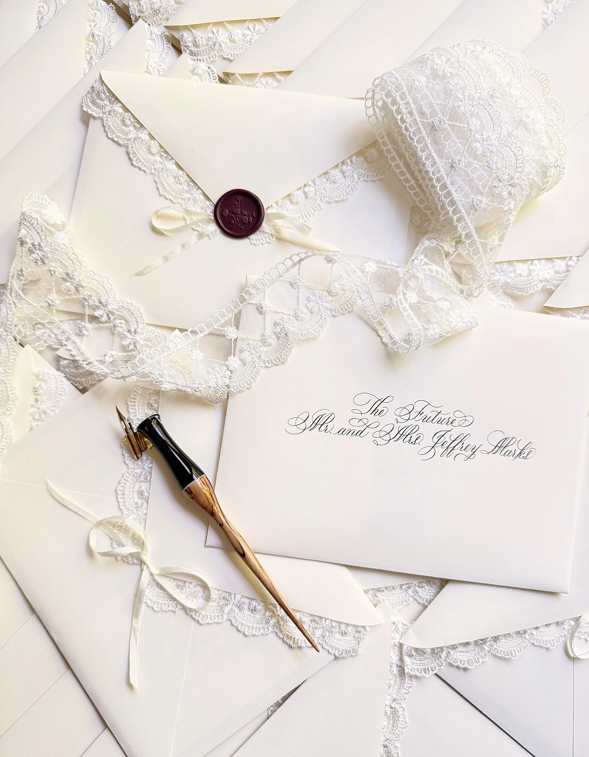 fashion 🤝 paper 

💌#virginialucashart #laceweddinginvitations