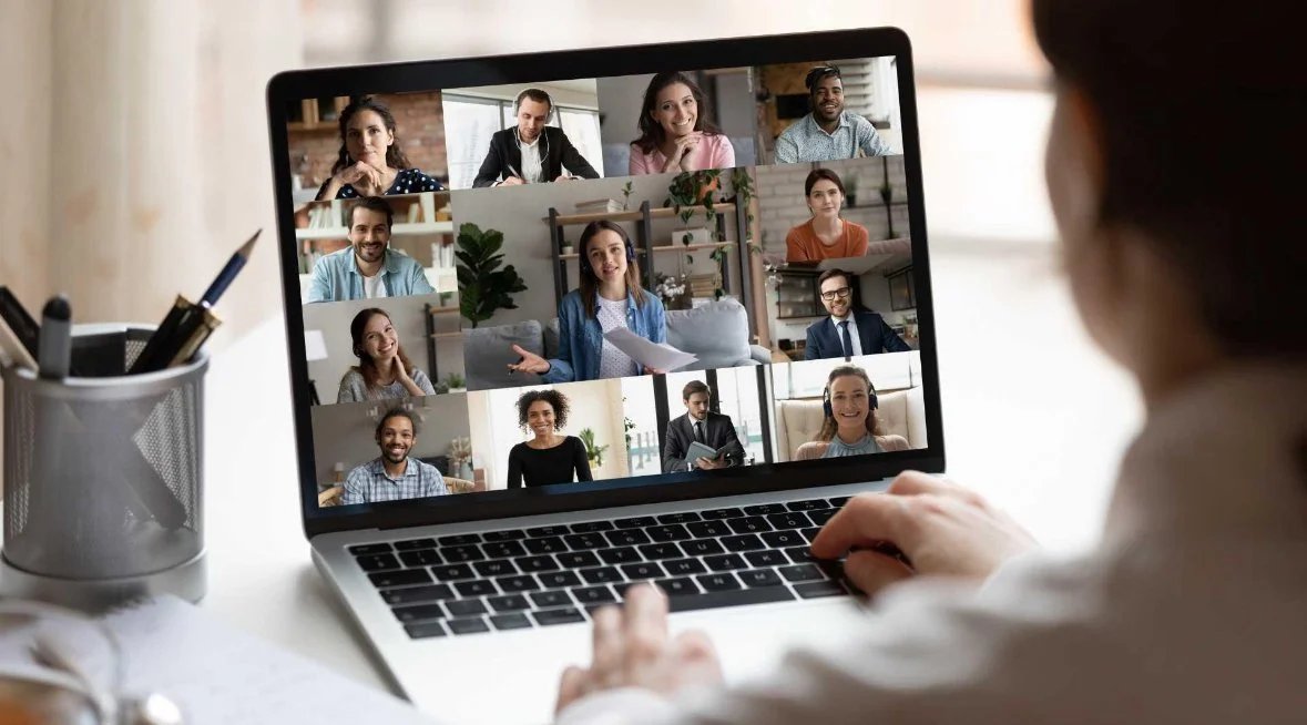 Members of The Therapy Hub UK connecting through an online professional community for therapists, counsellors, psychotherapists, clinical supervisors and counselling students across the UK.