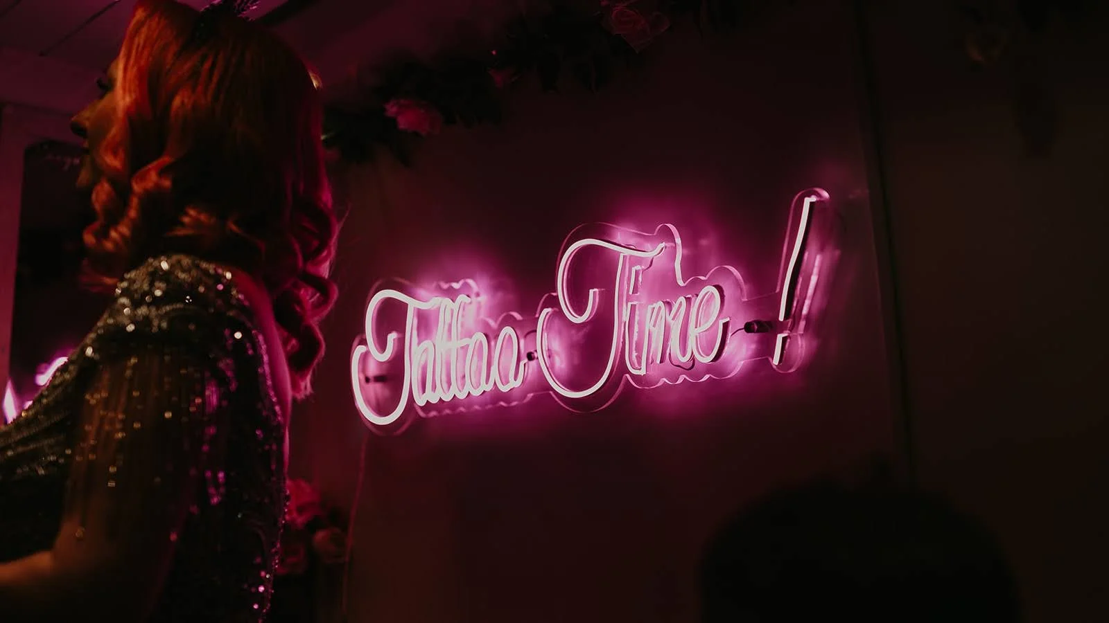 Alternative wedding inspiration featuring neon signage, vibrant styling and modern wedding aesthetics.