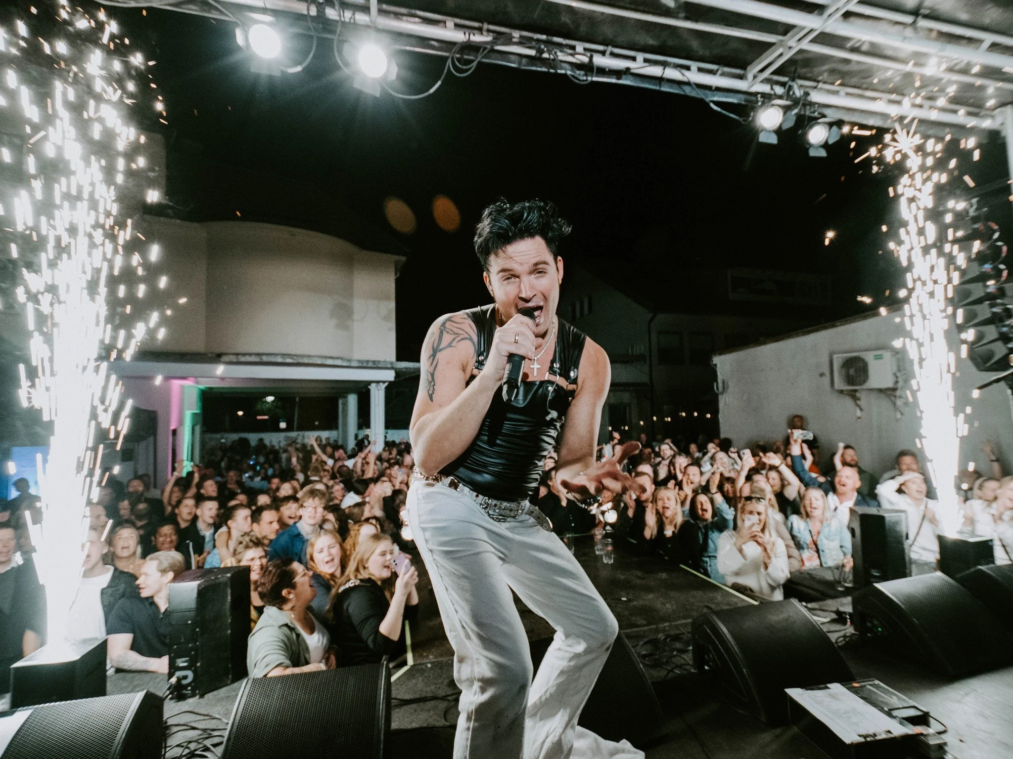 Var hos @kulturscenenvarthjem og fikk muligheten &aring; ta bilder av @toofargonetour 📸 Herlig gjeng!