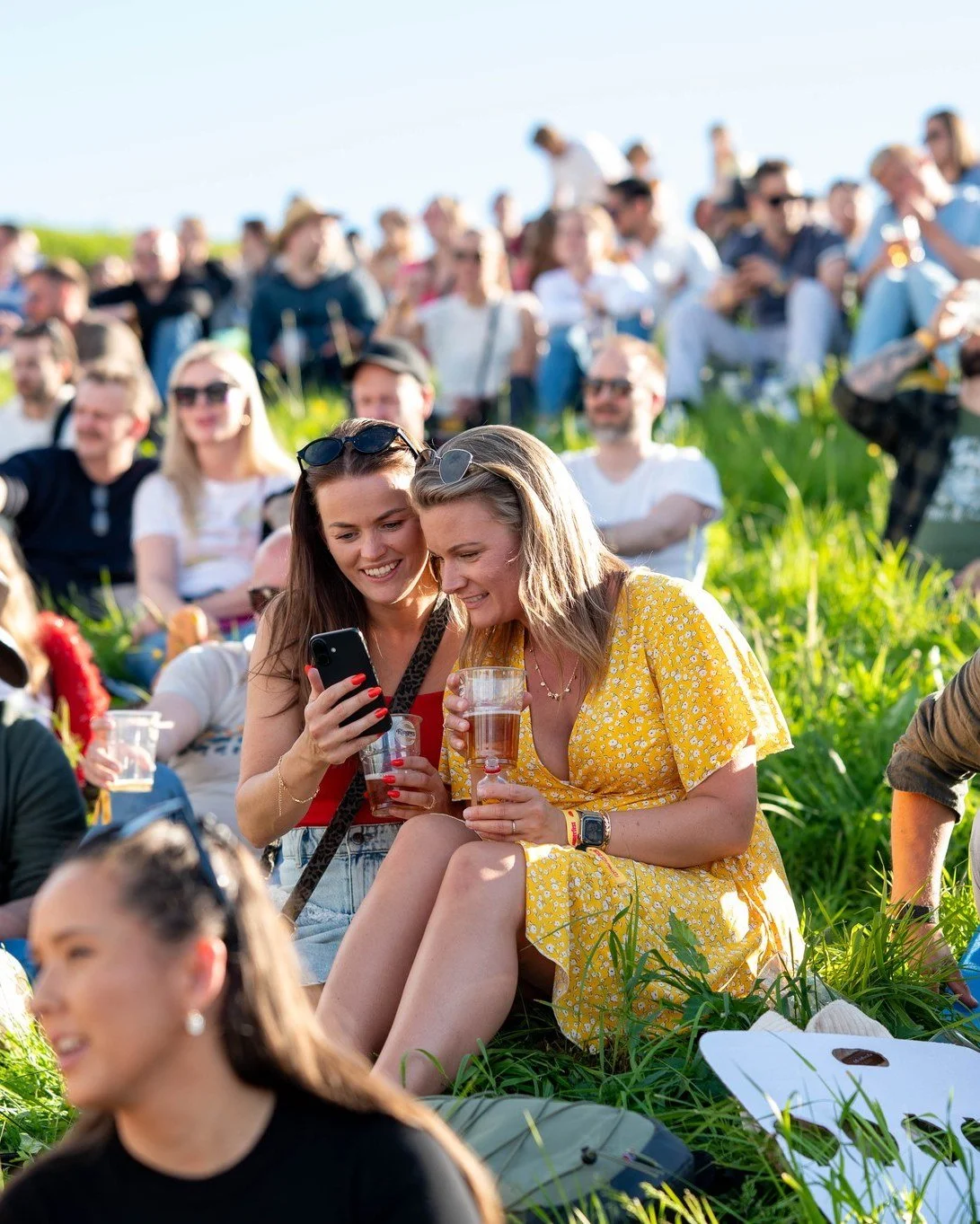 En tilbakeblikk p&aring; Sommerfest tidligere i &aring;r☀️

God stemning, sommervarme og et publikum som virkelig ga alt. S&aring;nne dager minner meg p&aring; hvorfor jeg elsker &aring; dokumentere arrangementer, det er noe med &aring; fange folk mi