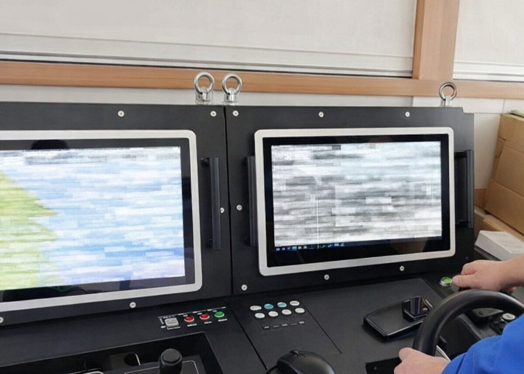 APEXSEA's centralized information integration hub engineered by APEX MARINE TECH, delivering a unified display fusion of real-time internal vessel facility status with external geographic charts and peripheral environmental conditions.